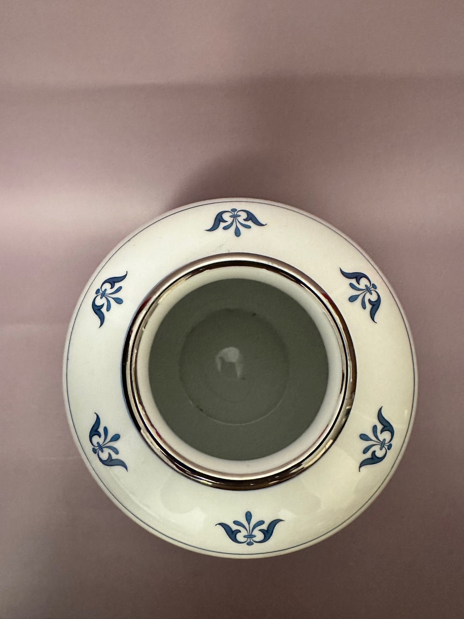 Noritake Blue & White Porcelain Vase – Vintage Japanese Ceramic Art