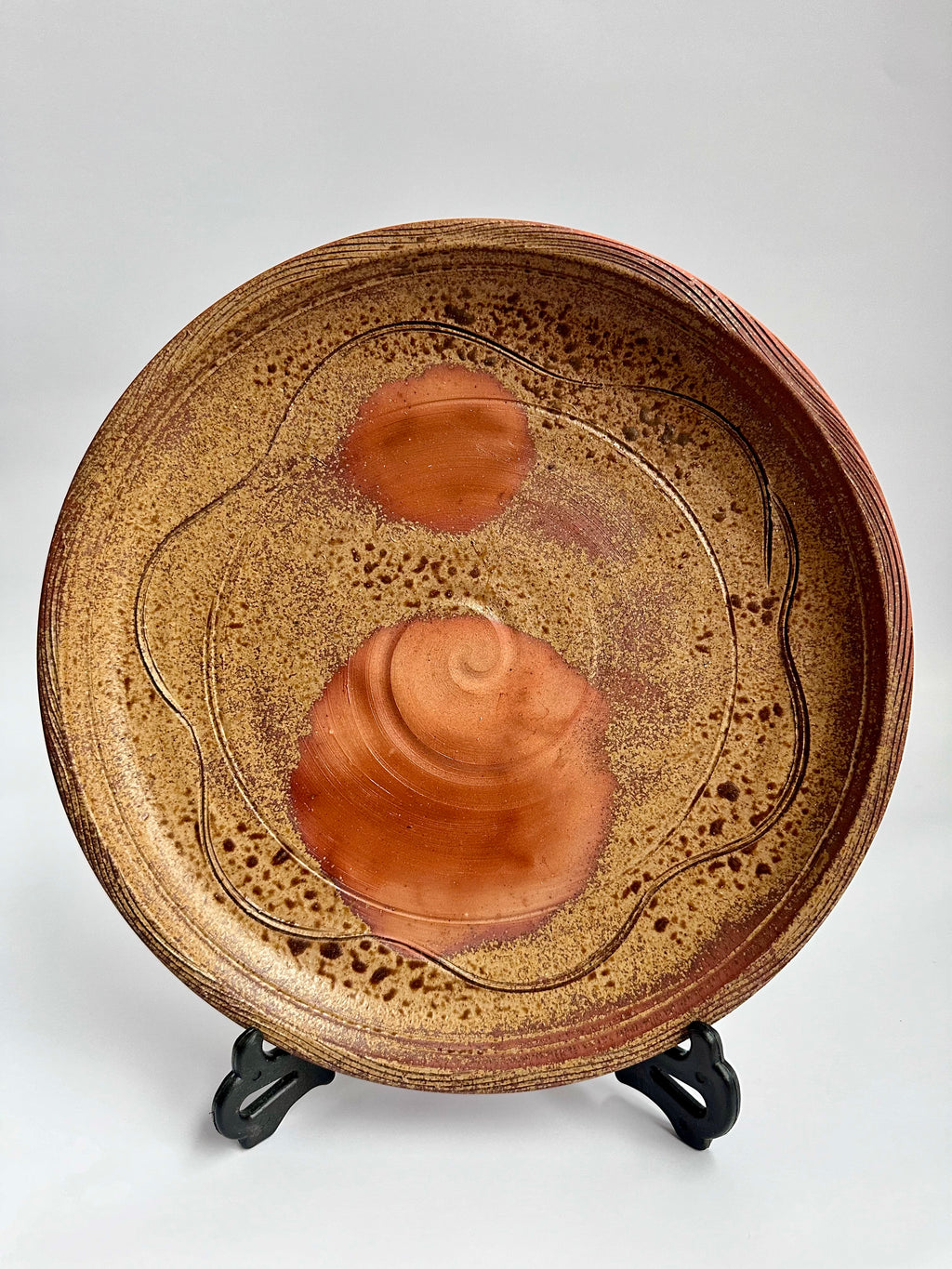 Vintage Bizen pottery plate with botamochi fire marks, goma ash spots and natural kiln-fired resin streaks , Japanese wood-fired ceramic tray