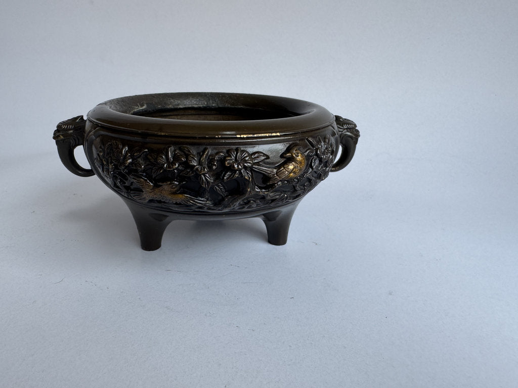 Vintage Japanese Buddhist Altar Set - Goro-gu Five-Piece Bronze - Meiji Era - Kacho Relief - Zō Shokudai - Stamped Foundry Mark