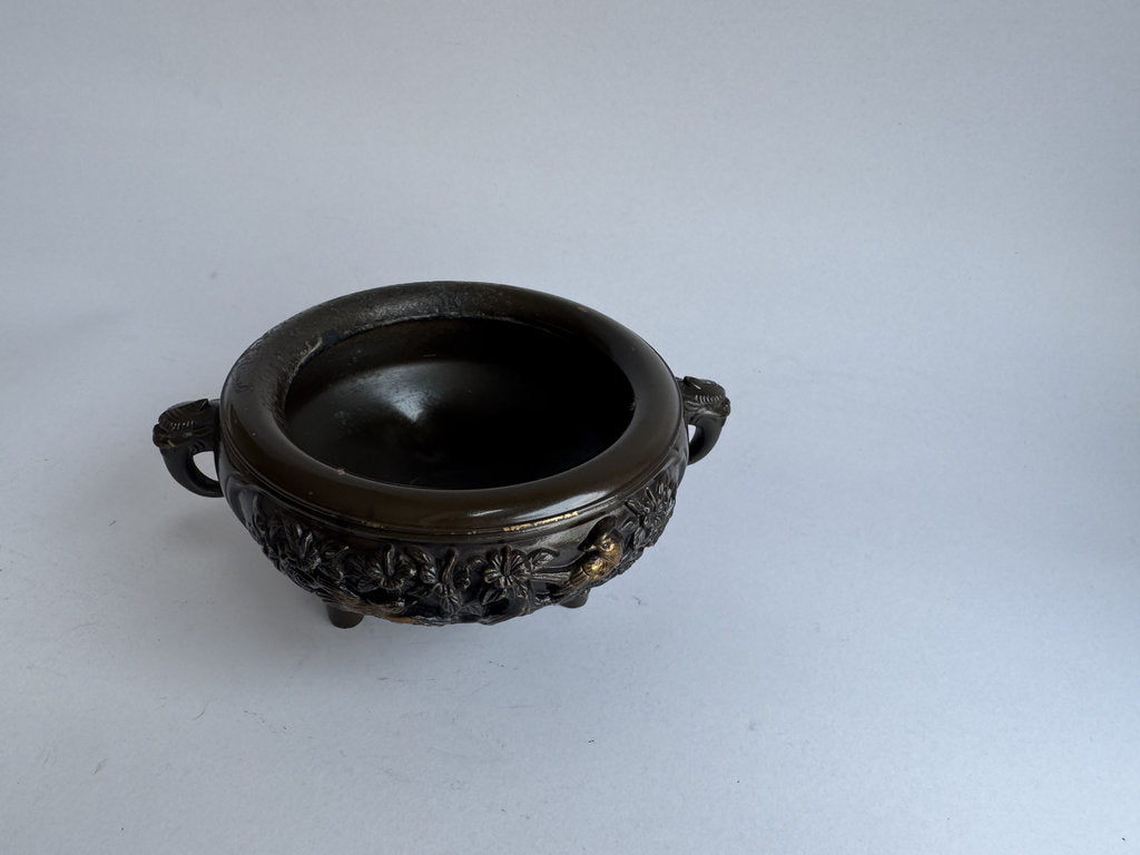 Vintage Japanese Buddhist Altar Set - Goro-gu Five-Piece Bronze - Meiji Era - Kacho Relief - Zō Shokudai - Stamped Foundry Mark