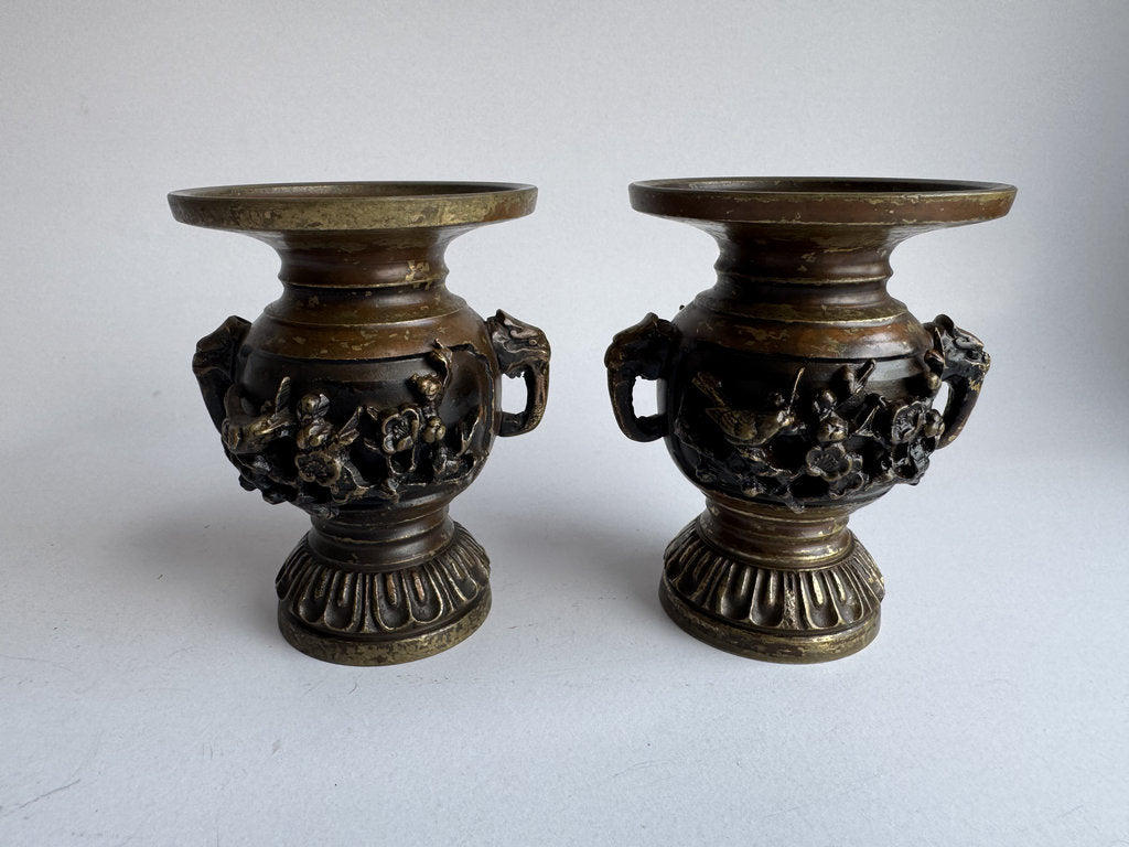 Vintage Japanese Buddhist Altar Set - Goro-gu Five-Piece Bronze - Meiji Era - Kacho Relief - Zō Shokudai - Stamped Foundry Mark