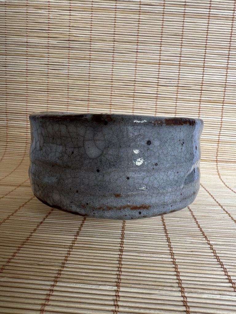 Hagi Yaki Chawan Tea Bowl | Showa Studio | Nana-bake Crazing | Iron Rim | Yamaguchi