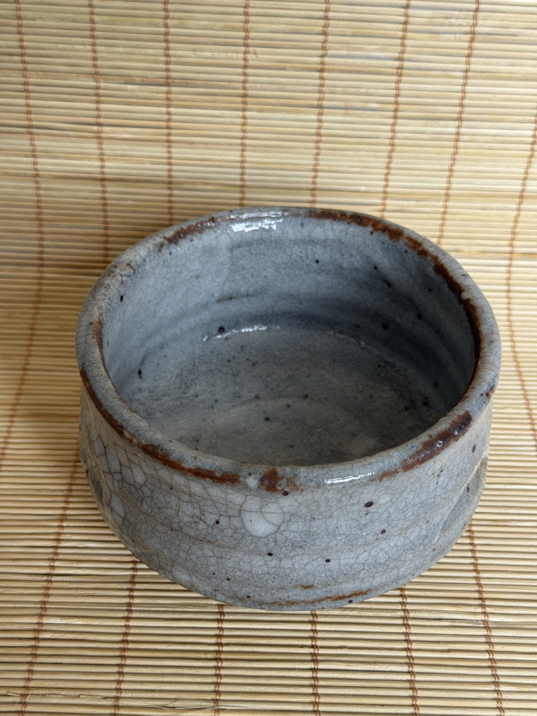Hagi Yaki Chawan Tea Bowl | Showa Studio | Nana-bake Crazing | Iron Rim | Yamaguchi