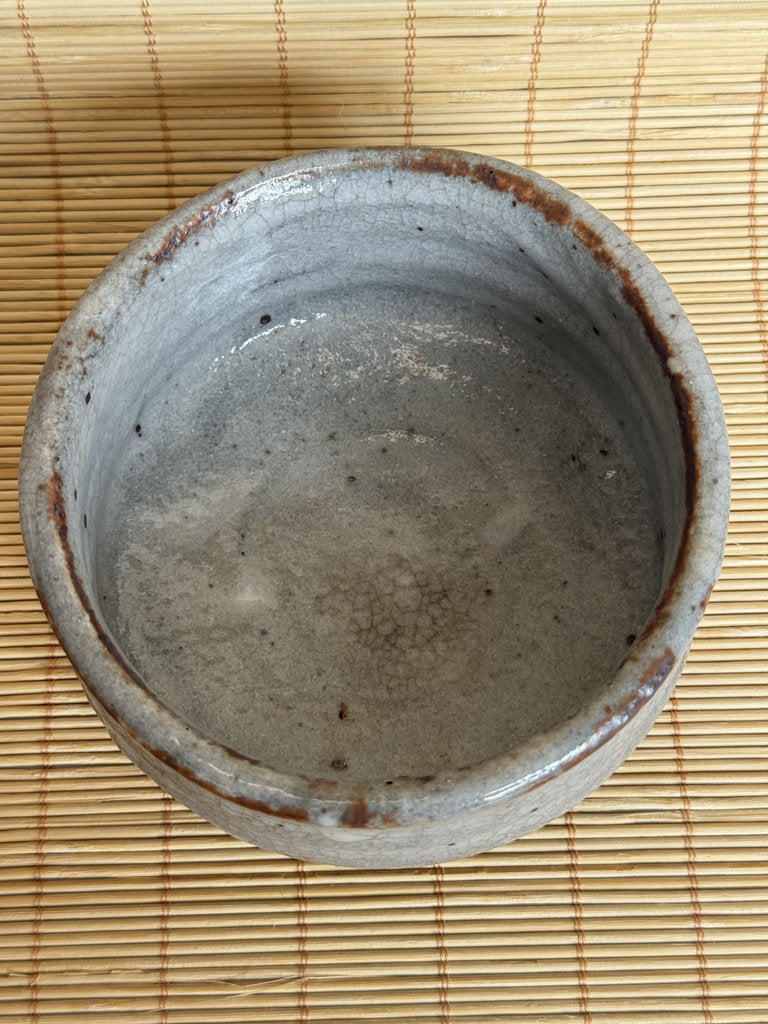 Hagi Yaki Chawan Tea Bowl | Showa Studio | Nana-bake Crazing | Iron Rim | Yamaguchi