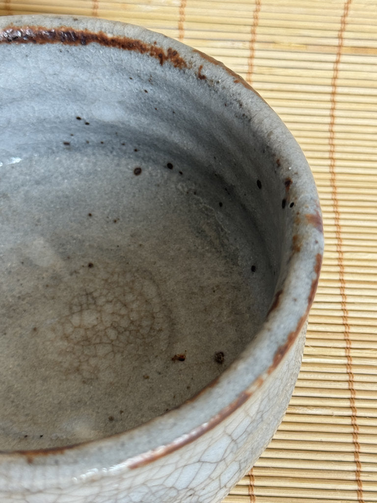 Hagi Yaki Chawan Tea Bowl | Showa Studio | Nana-bake Crazing | Iron Rim | Yamaguchi