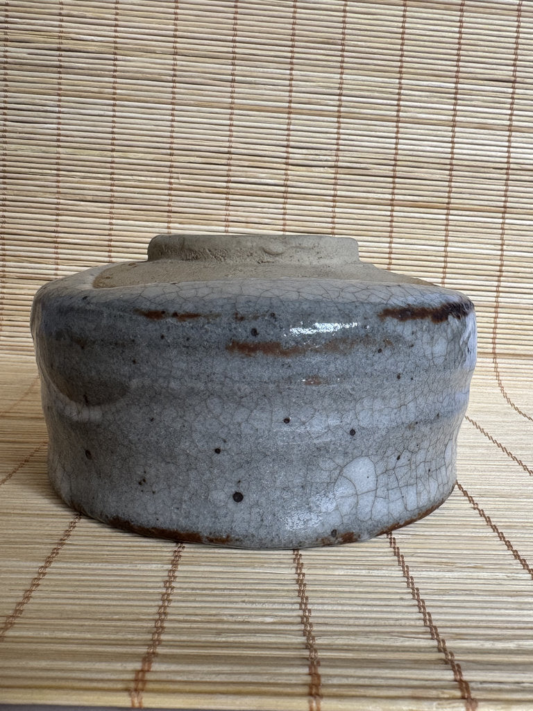 Hagi Yaki Chawan Tea Bowl | Showa Studio | Nana-bake Crazing | Iron Rim | Yamaguchi