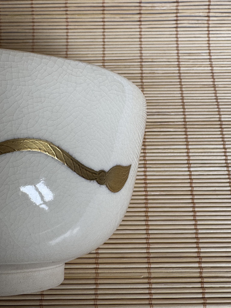 Kyo Chawan Lucky Inu Hariko – Japanese Tea Bowl with Crackle Glaze &amp; Gold Accents