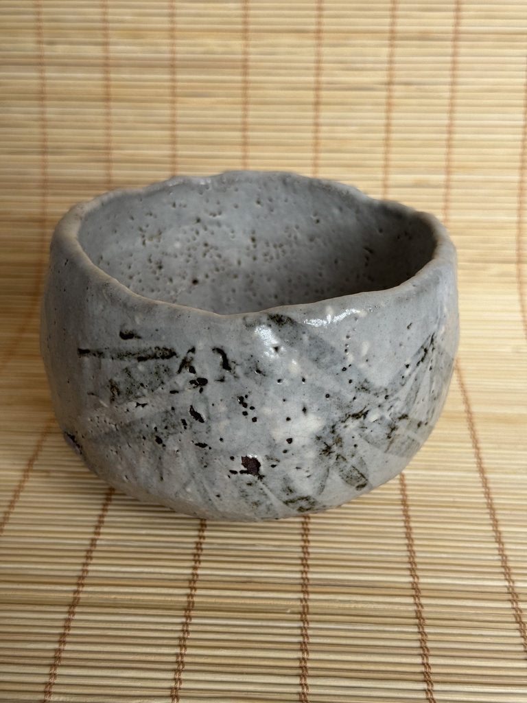 Nezumi Shino Chawan Tea Bowl | Showa Studio | Gray Iron-Wash Glaze | Mino Tradition