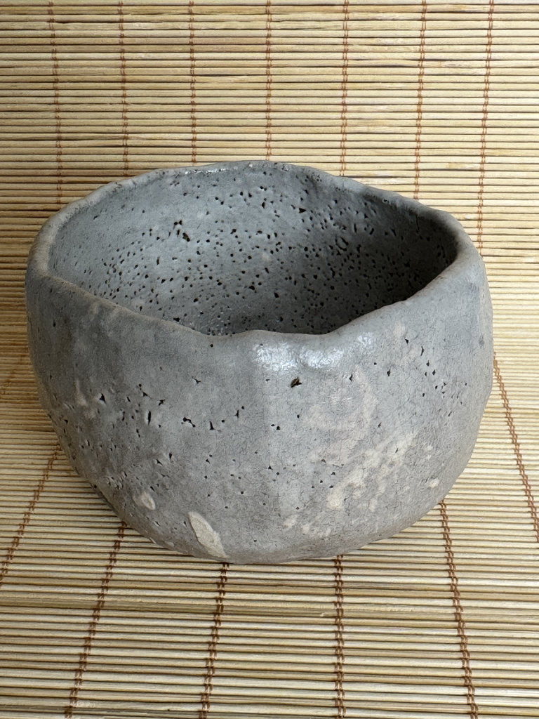 Nezumi Shino Chawan Tea Bowl | Showa Studio | Gray Iron-Wash Glaze | Mino Tradition