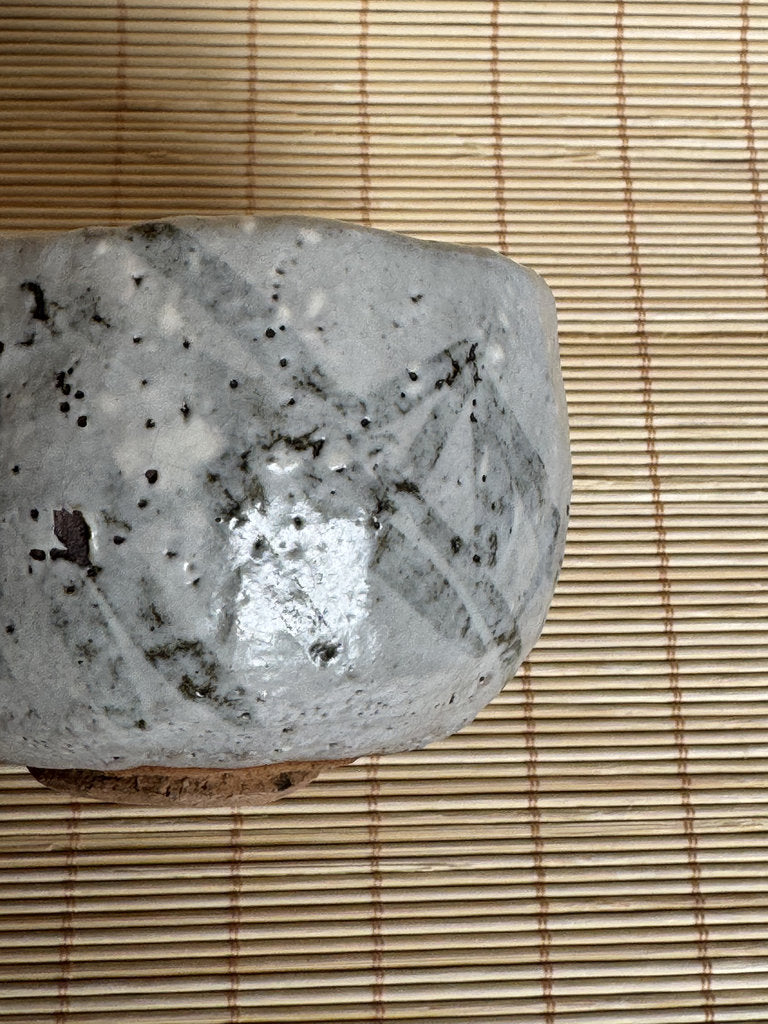 Nezumi Shino Chawan Tea Bowl | Showa Studio | Gray Iron-Wash Glaze | Mino Tradition