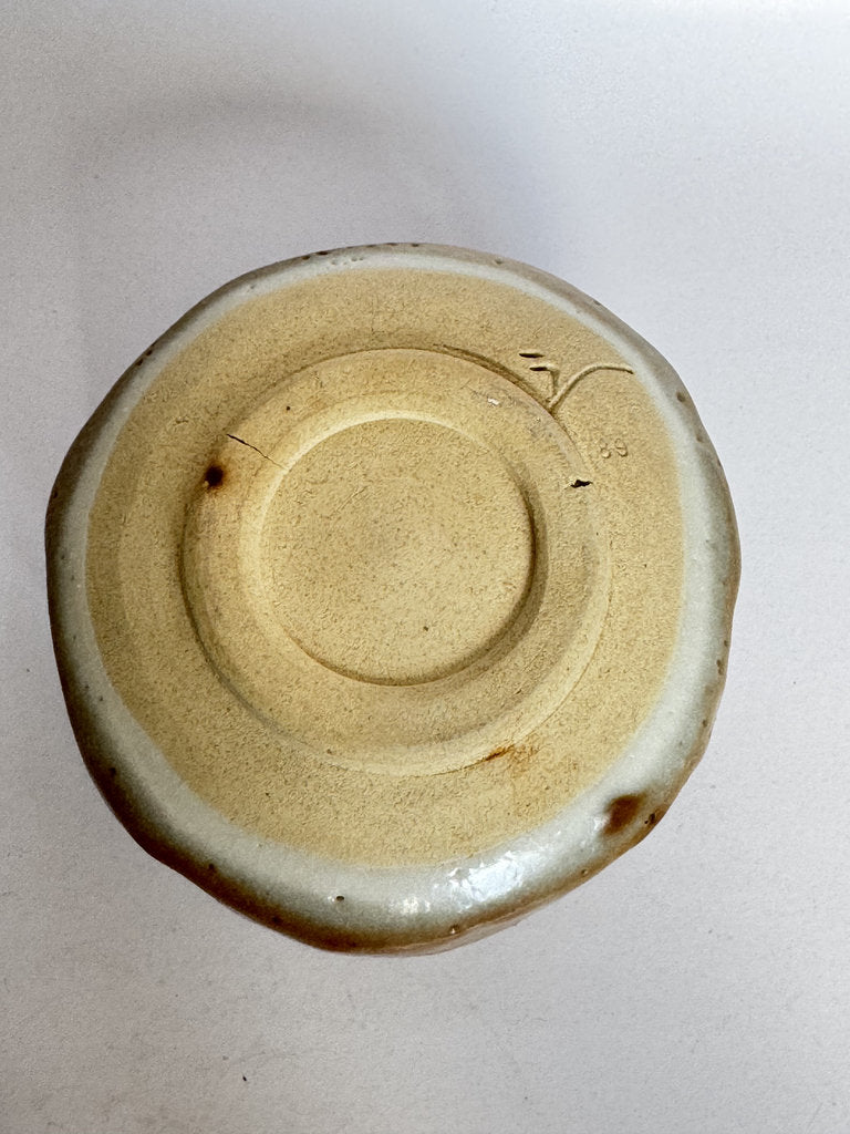 Studio Chawan 1989 | Natural Ash Glaze | Showa–Heisei Year | Dated Artist Cipher