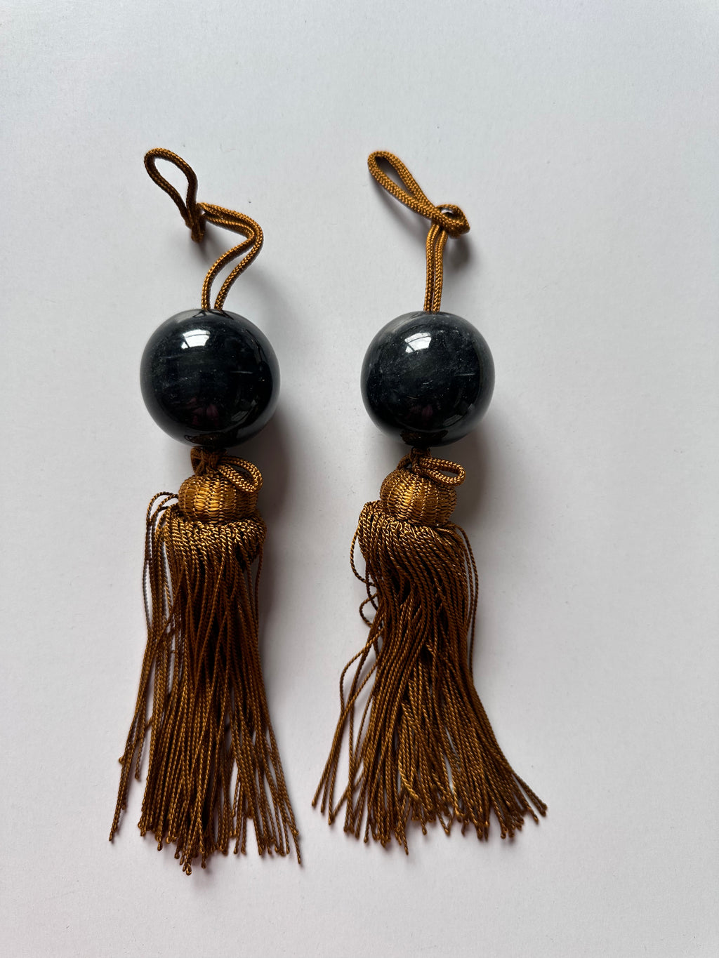 Dark Onyx Fūchin Scroll Weights – Antique Gold Tassels | Japanese Kakemono Hanging Weights (Pair)