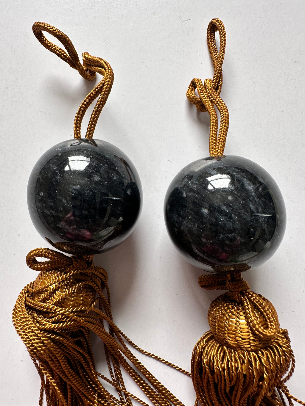 Dark Onyx Fūchin Scroll Weights – Antique Gold Tassels | Japanese Kakemono Hanging Weights (Pair)