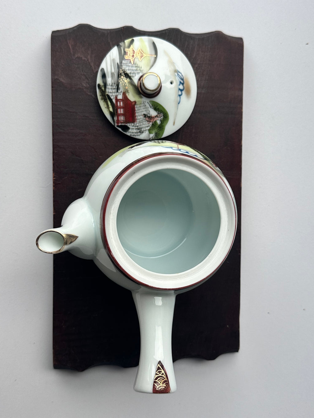 Vintage Kutani Porcelain Teapot – Hand-Painted Japanese Landscape, White Glaze Kyusu
