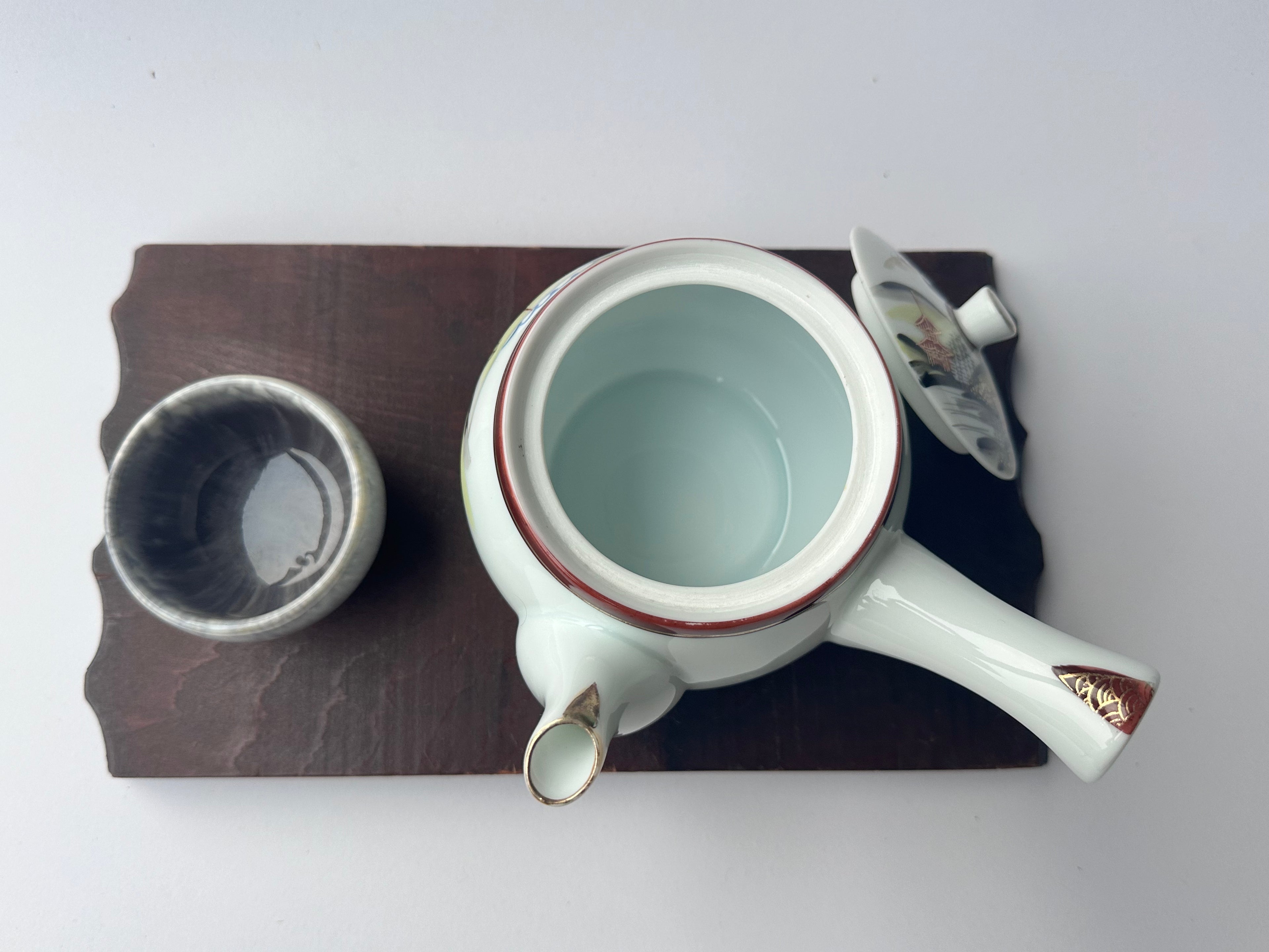 Vintage Kutani Porcelain Teapot – Hand-Painted Japanese Landscape, White Glaze Kyusu