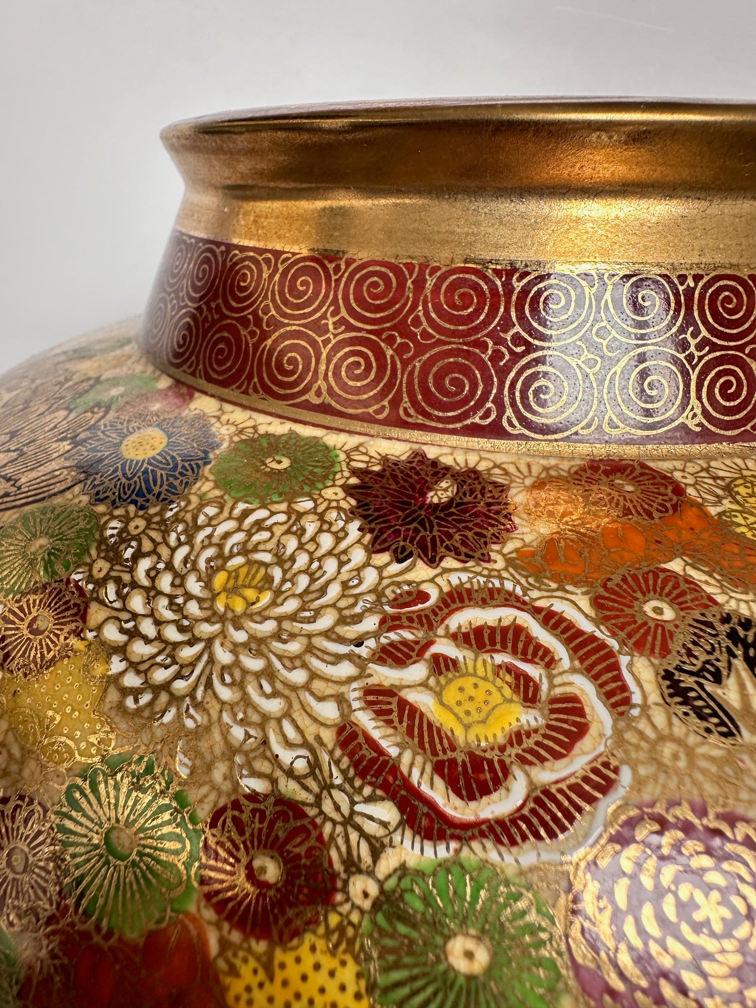 Kutani Floral Vase | Hand-Painted Gold Glaze | Vintage Japanese Art