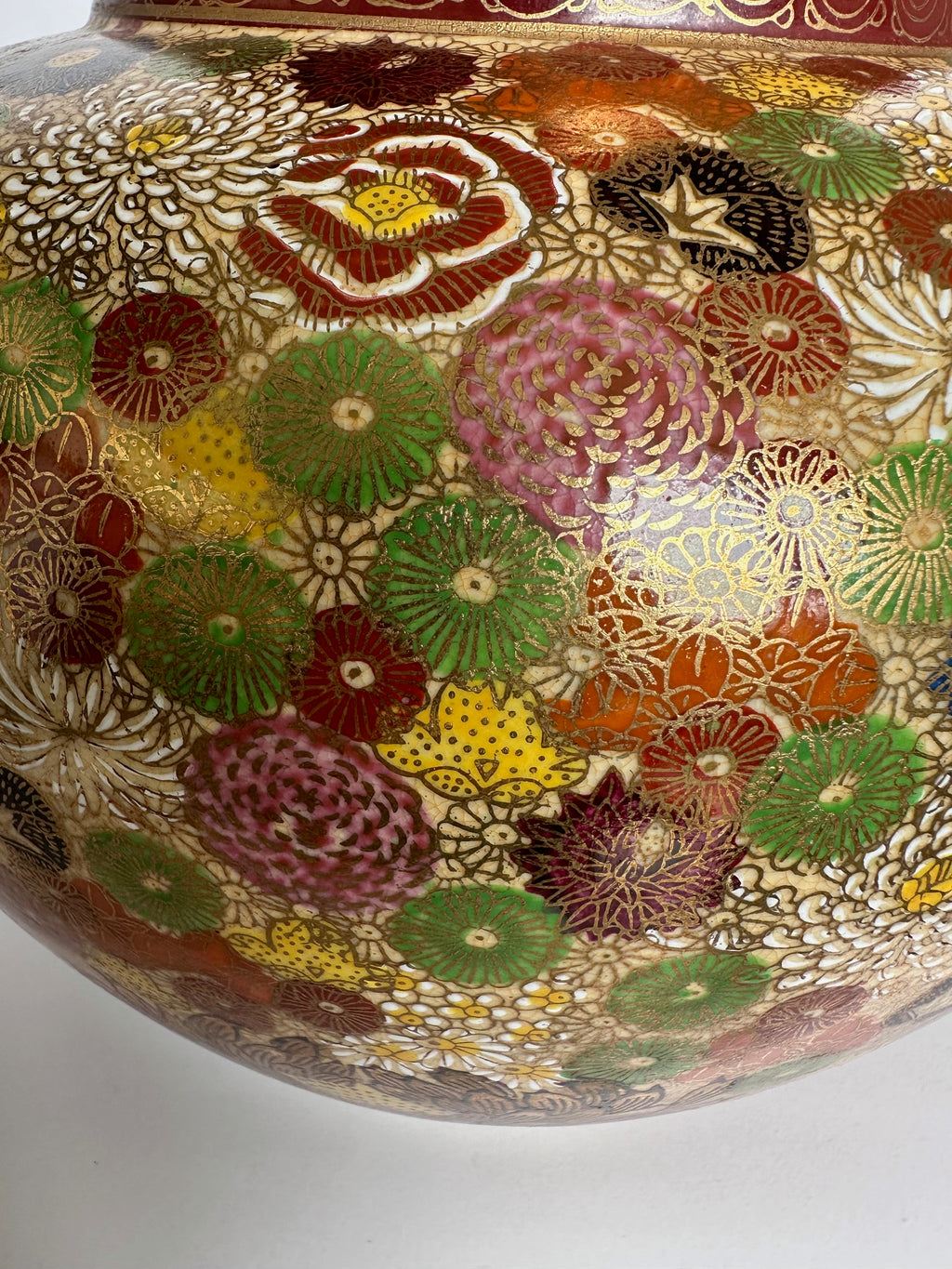 Kutani Floral Vase | Hand-Painted Gold Glaze | Vintage Japanese Art