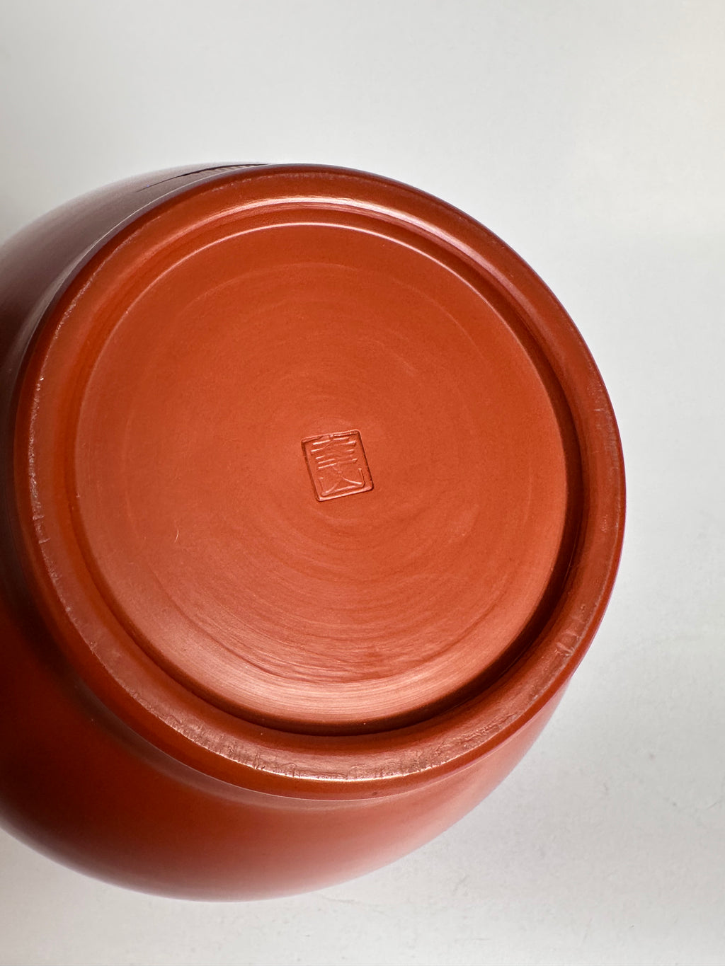 Tokoname Shudei Vase Hand Carved Sansui Landscape Kozan Signed Tomobako Japanese Stoneware Vintage