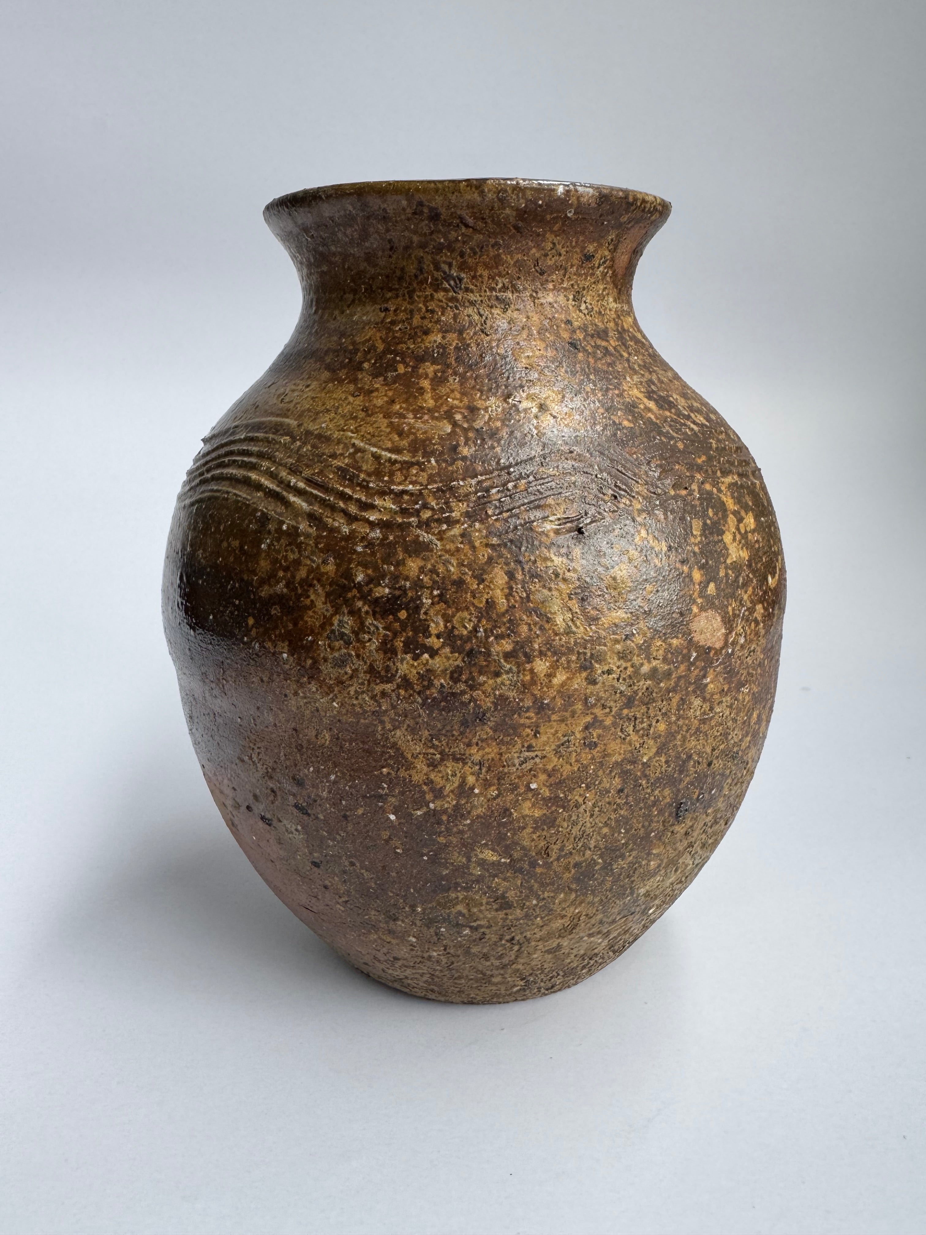 Vintage Bizen-yaki Flower Vase “Botamochi” | Japanese Wood-fired Pottery by Chikoyaki