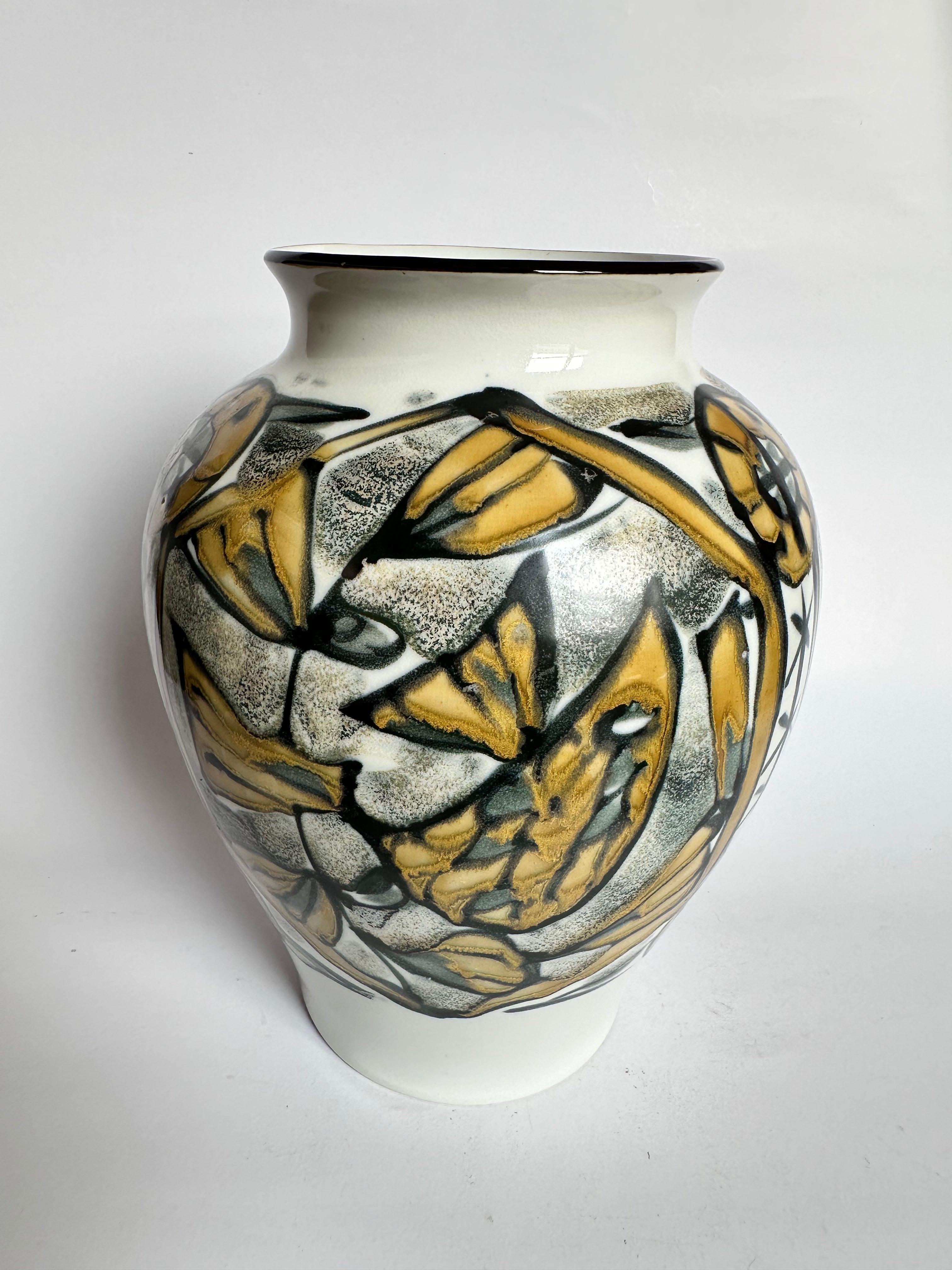 Vintage Japanese Porcelain Vase Gyozan Kyoto Hand Painted Noh Bokusai