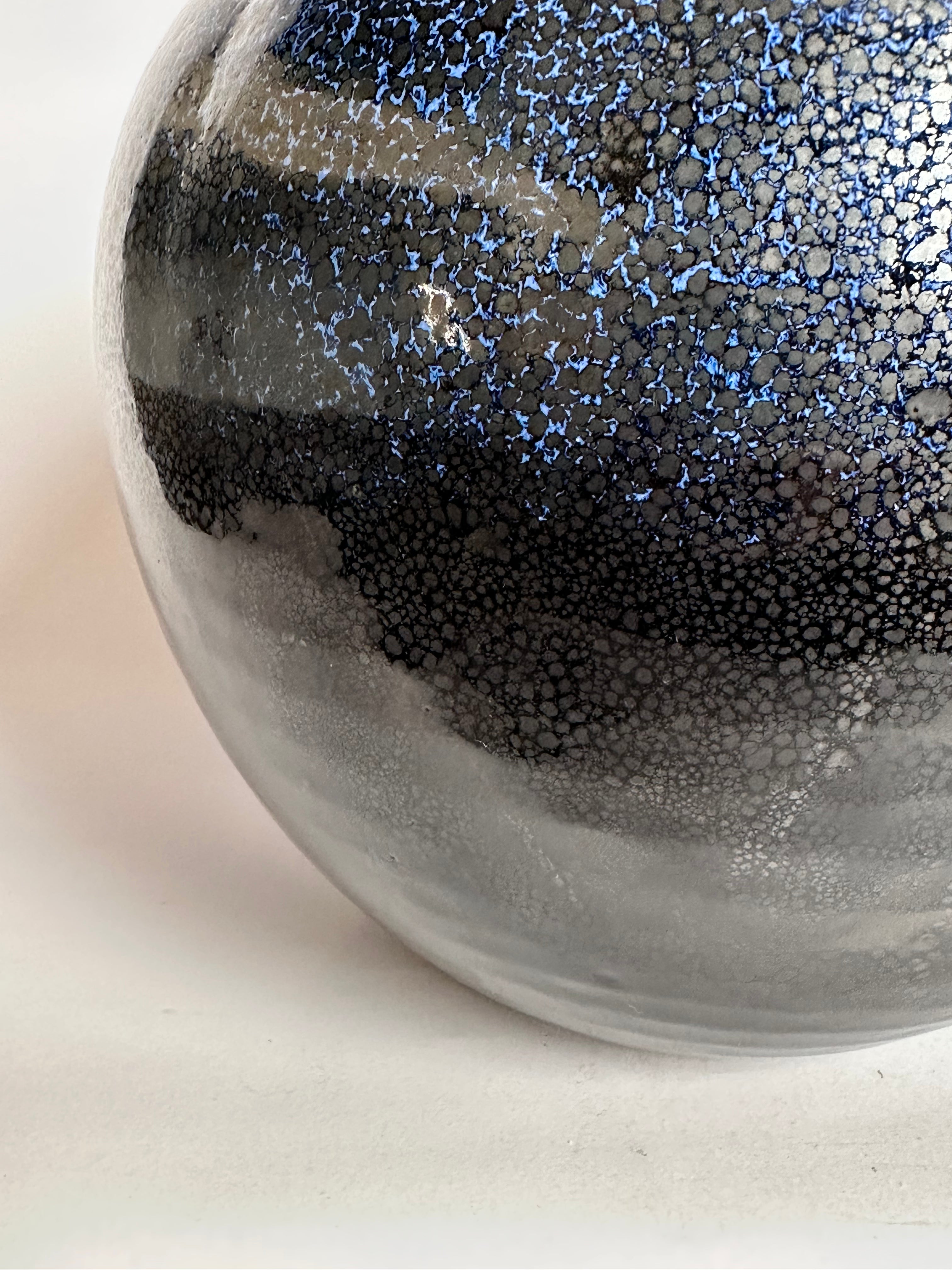Japanese Yuteki Tenmoku Vase — Oil-Spot Glaze with Blue Iridescence, Silver-Rimmed Hiratsubo Form, Vintage Studio Pottery