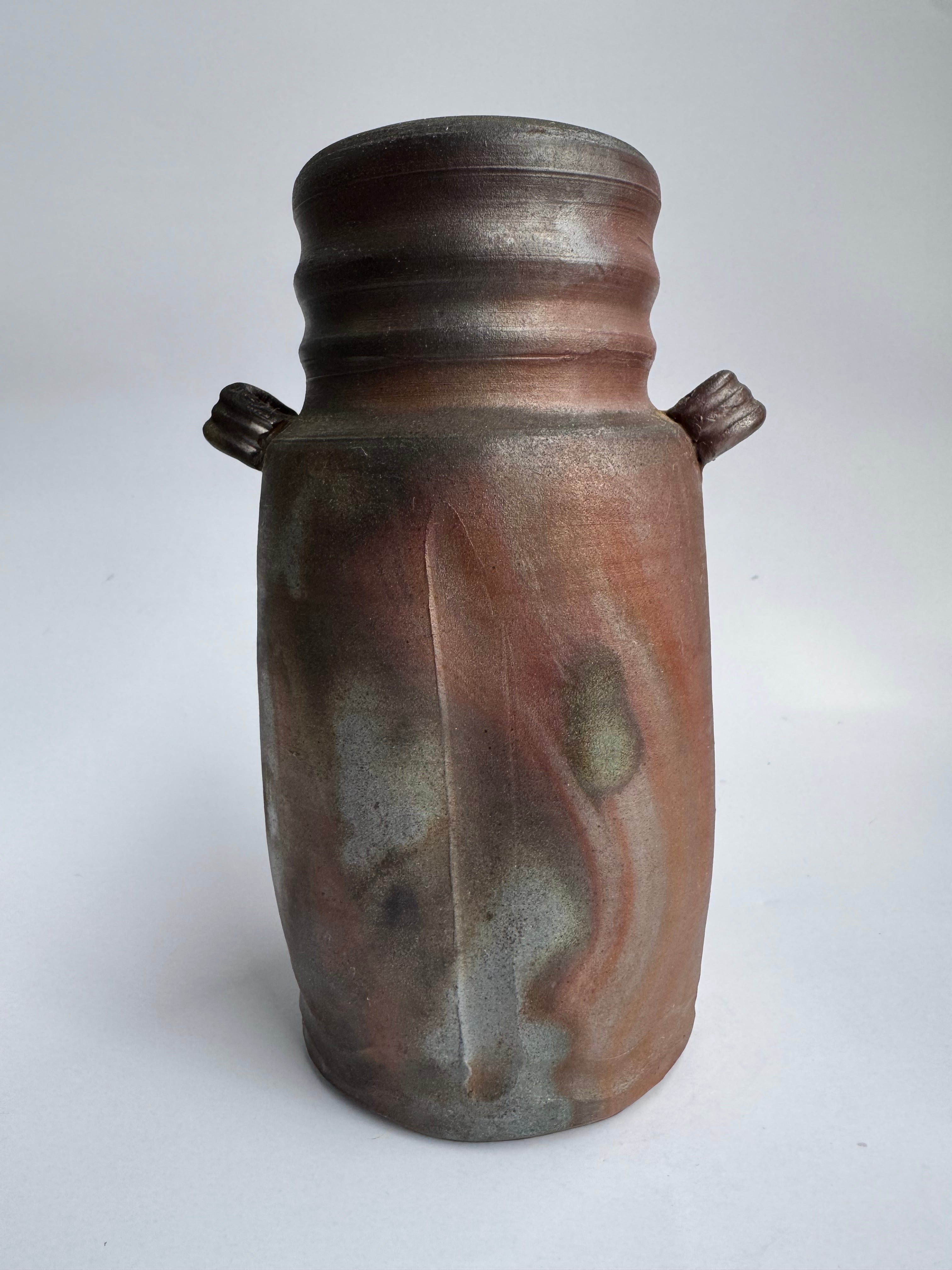 Bizen Sangiri Heart Vase | Wood-Fired Japanese Flower Vessel