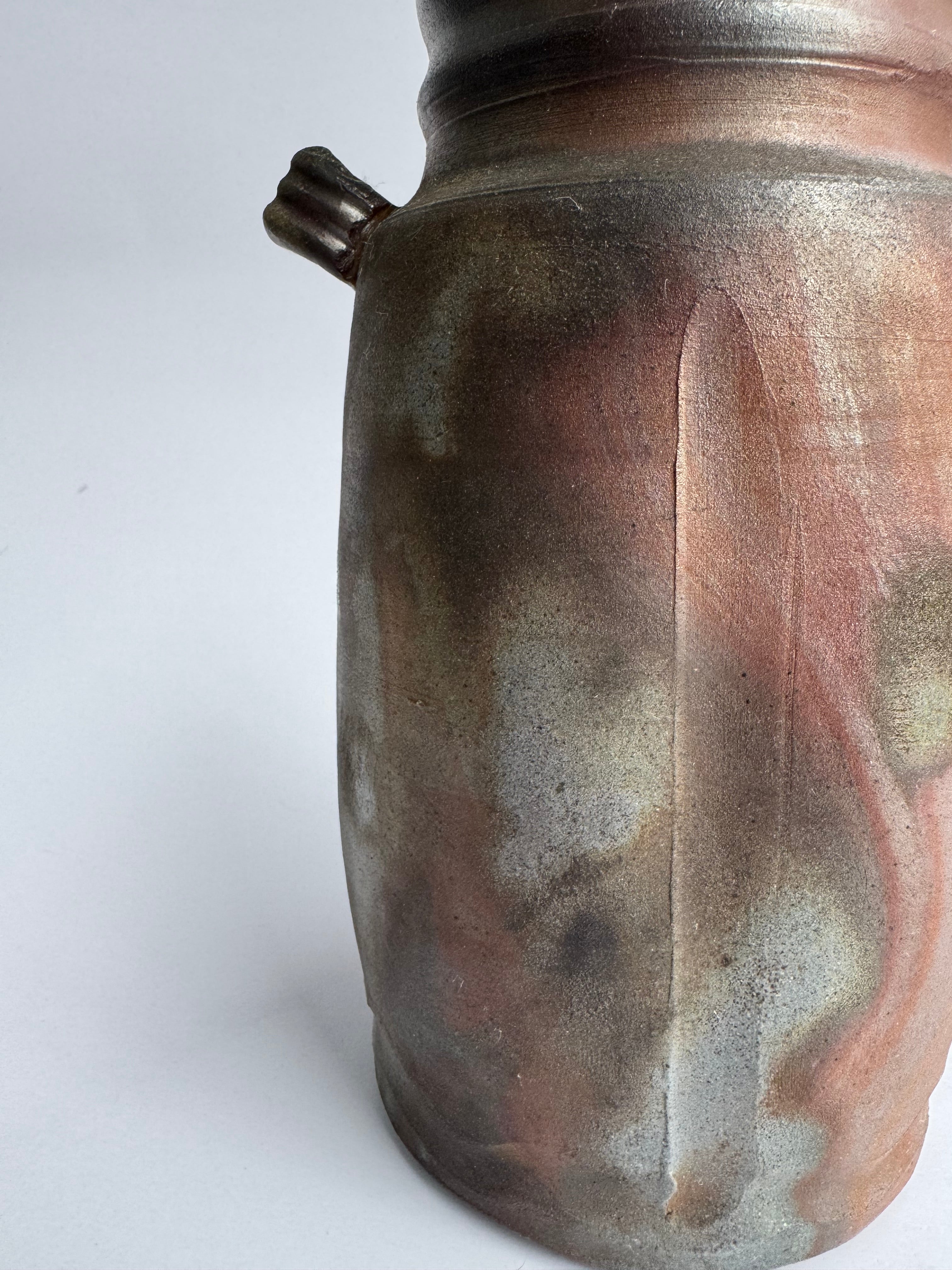 Bizen Sangiri Heart Vase | Wood-Fired Japanese Flower Vessel