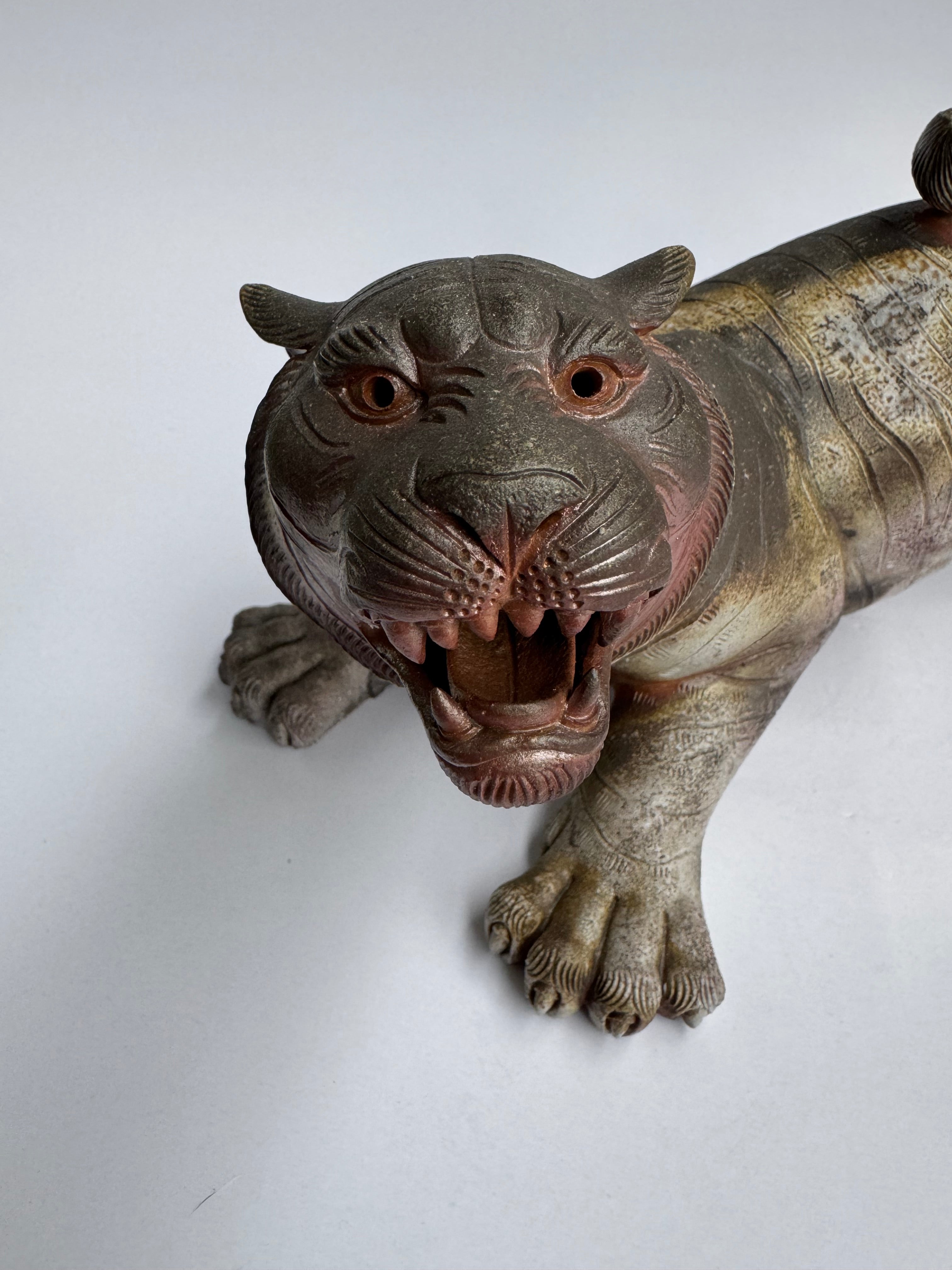 Japanese Bizen Tiger Sculpture in the Style of Konishi Kiln | Wood-Fired Ceramic Art with Tomobako