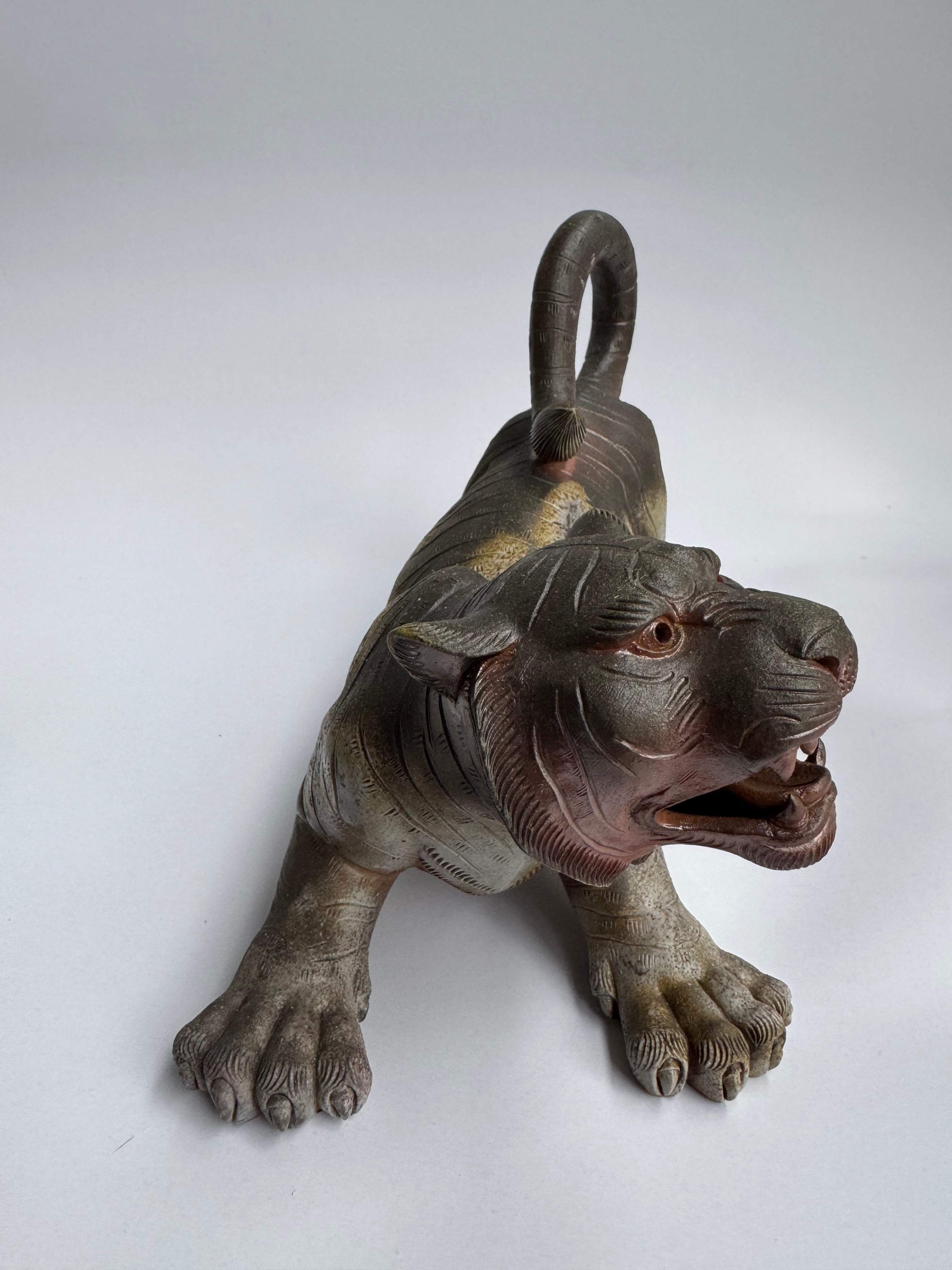 Japanese Bizen Tiger Sculpture in the Style of Konishi Kiln | Wood-Fired Ceramic Art with Tomobako