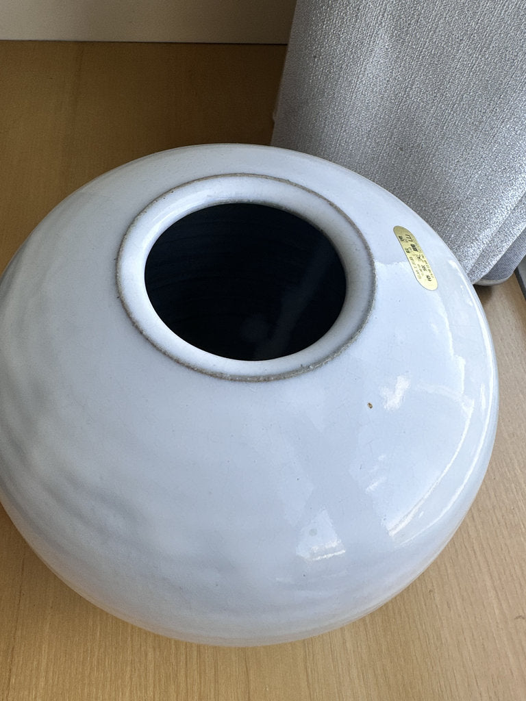 Japanese Hagi Ware Vase | 萩焼 Tsubaki Kiln | Certified National Craft | Nanabake Glaze | Wooden Display Stand | Tea Ceremony | Dentō Kōgeihin
