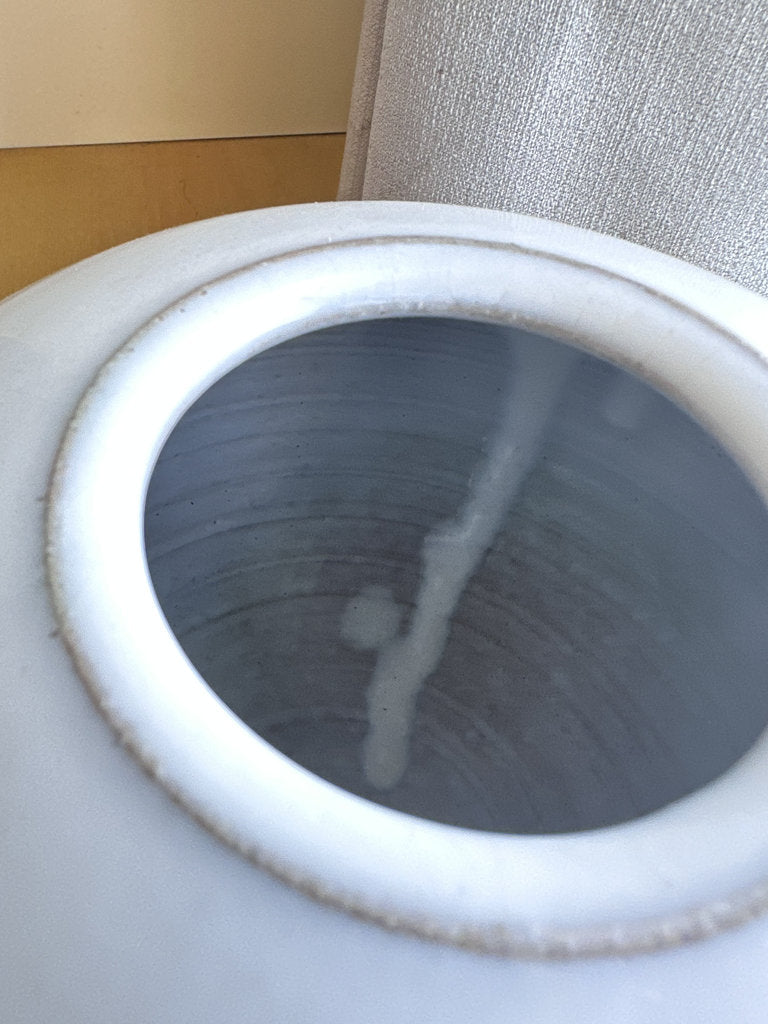 Japanese Hagi Ware Vase | 萩焼 Tsubaki Kiln | Certified National Craft | Nanabake Glaze | Wooden Display Stand | Tea Ceremony | Dentō Kōgeihin