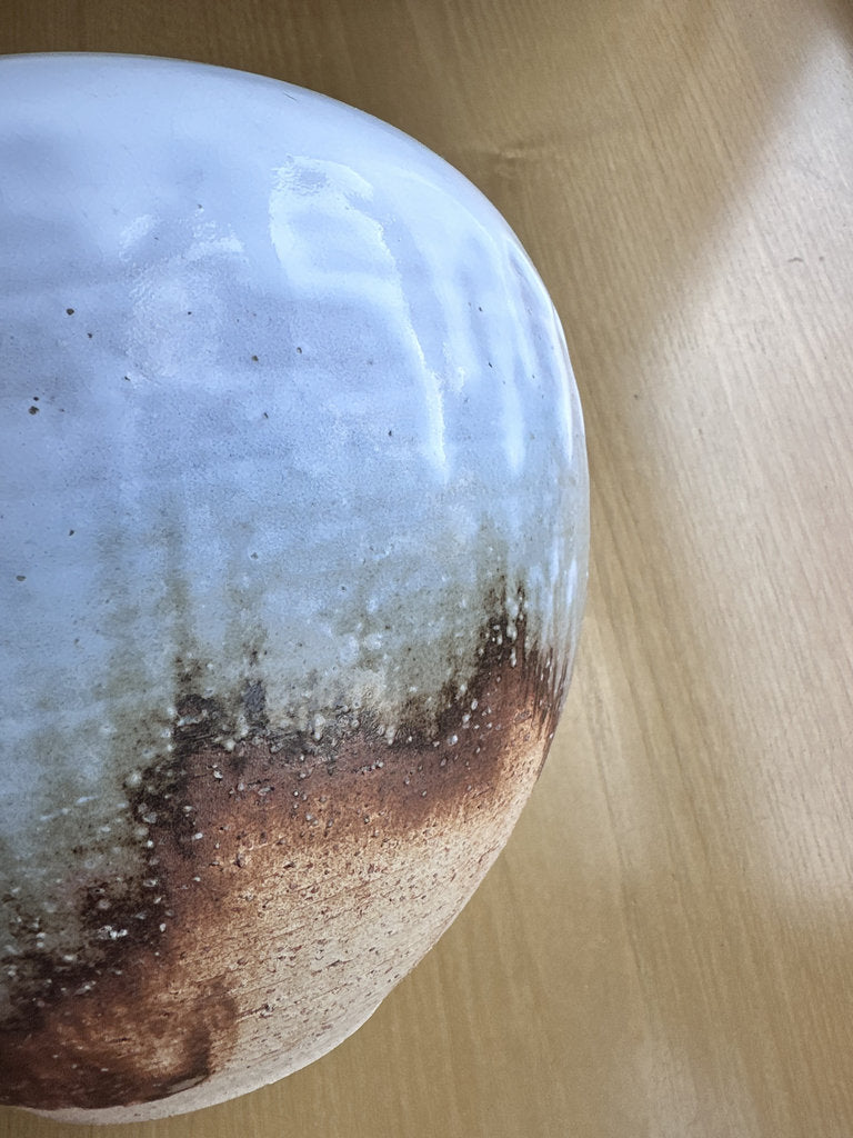 Japanese Hagi Ware Vase | 萩焼 Tsubaki Kiln | Certified National Craft | Nanabake Glaze | Wooden Display Stand | Tea Ceremony | Dentō Kōgeihin