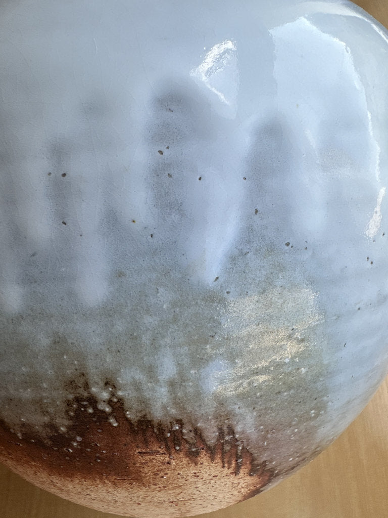Japanese Hagi Ware Vase | 萩焼 Tsubaki Kiln | Certified National Craft | Nanabake Glaze | Wooden Display Stand | Tea Ceremony | Dentō Kōgeihin
