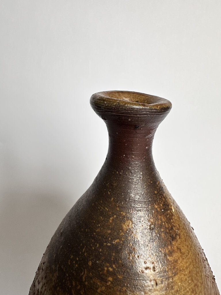 Bizen Yaki Hanaire Vase | Showa Period | Natural Hi-iro Goma Sangiri Anagama Fire