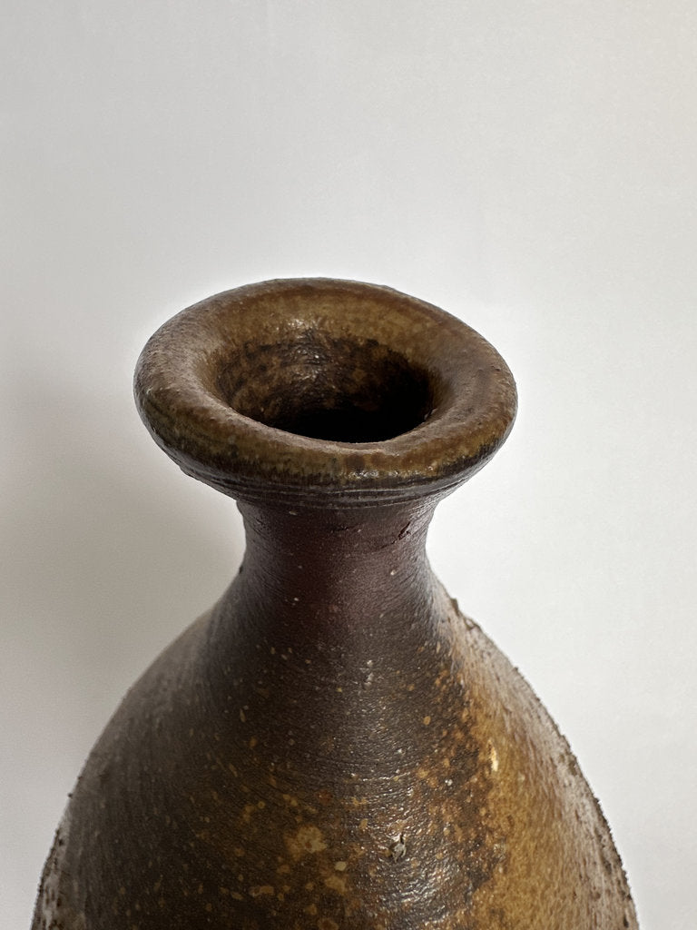Bizen Yaki Hanaire Vase | Showa Period | Natural Hi-iro Goma Sangiri Anagama Fire