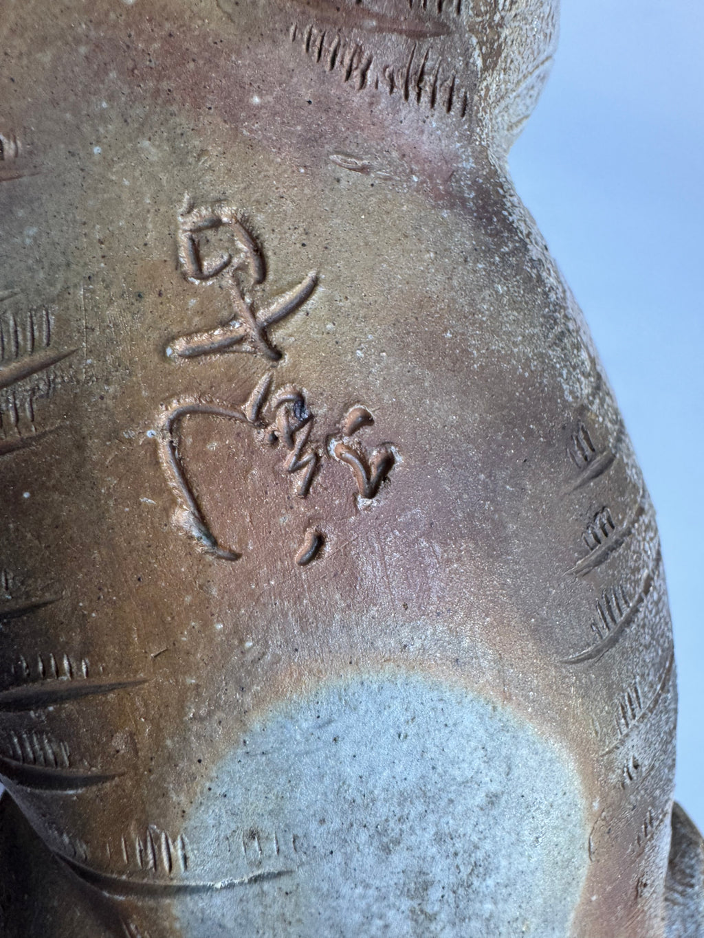 Japanese Bizen Tiger Sculpture in the Style of Konishi Kiln | Wood-Fired Ceramic Art with Tomobako