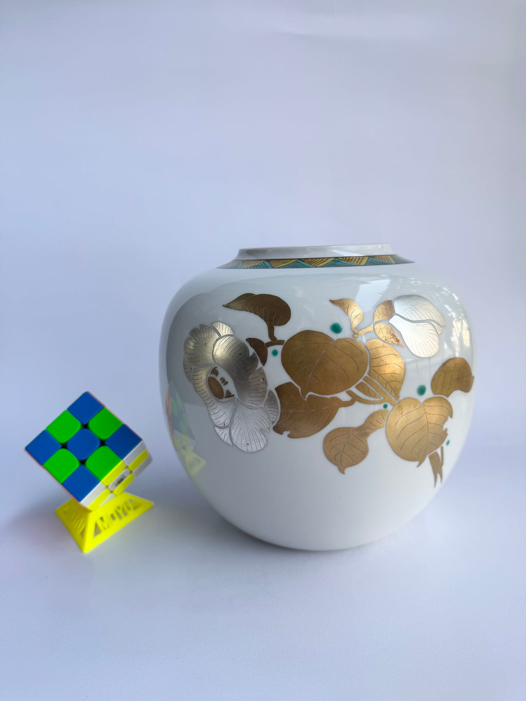 Kutani White Floral Vase | Japanese Porcelain with Gold Leaf Motifs