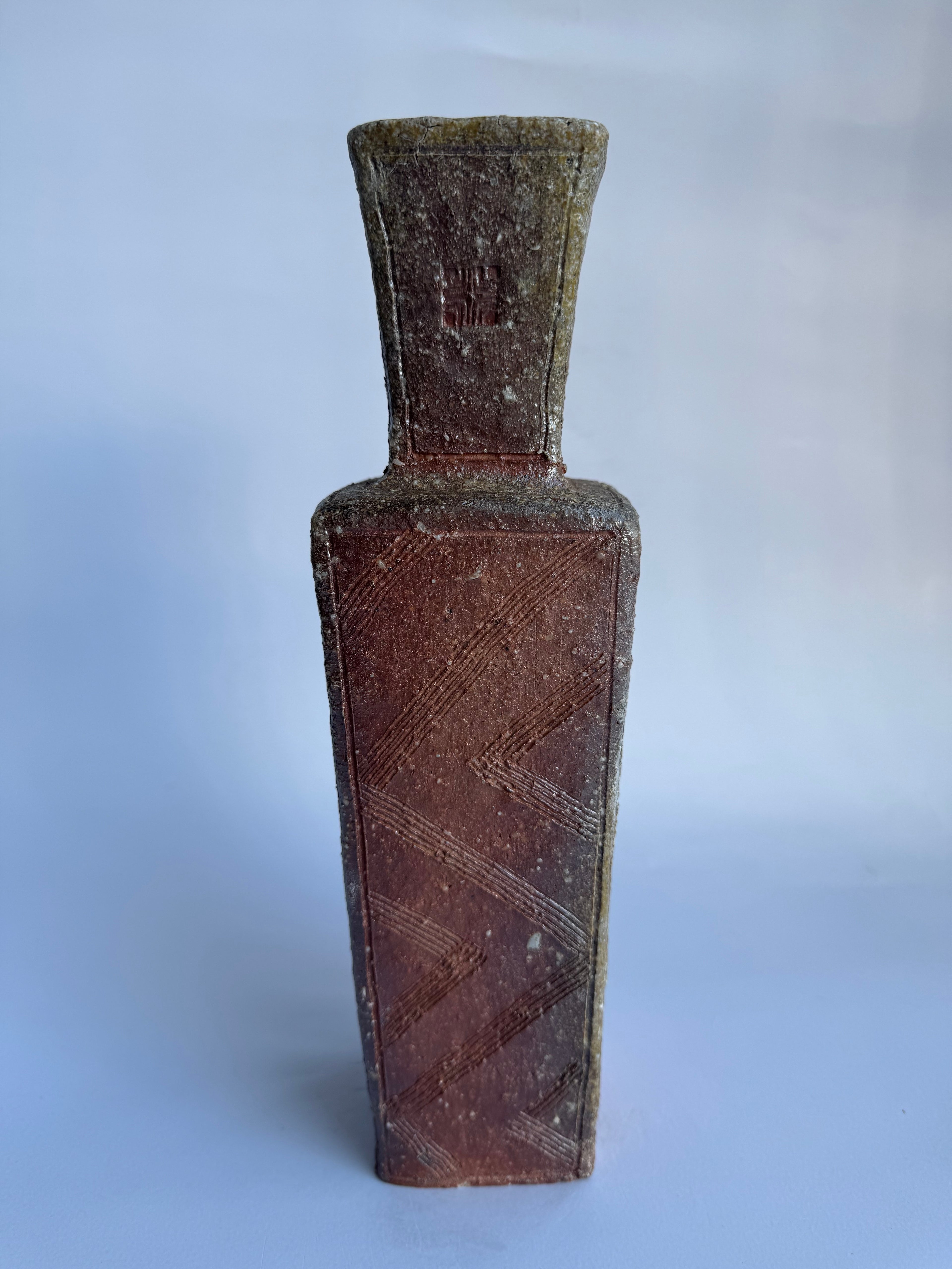 Bizen Ware Square Vase – Rustic Stone-Body Japanese Ceramic