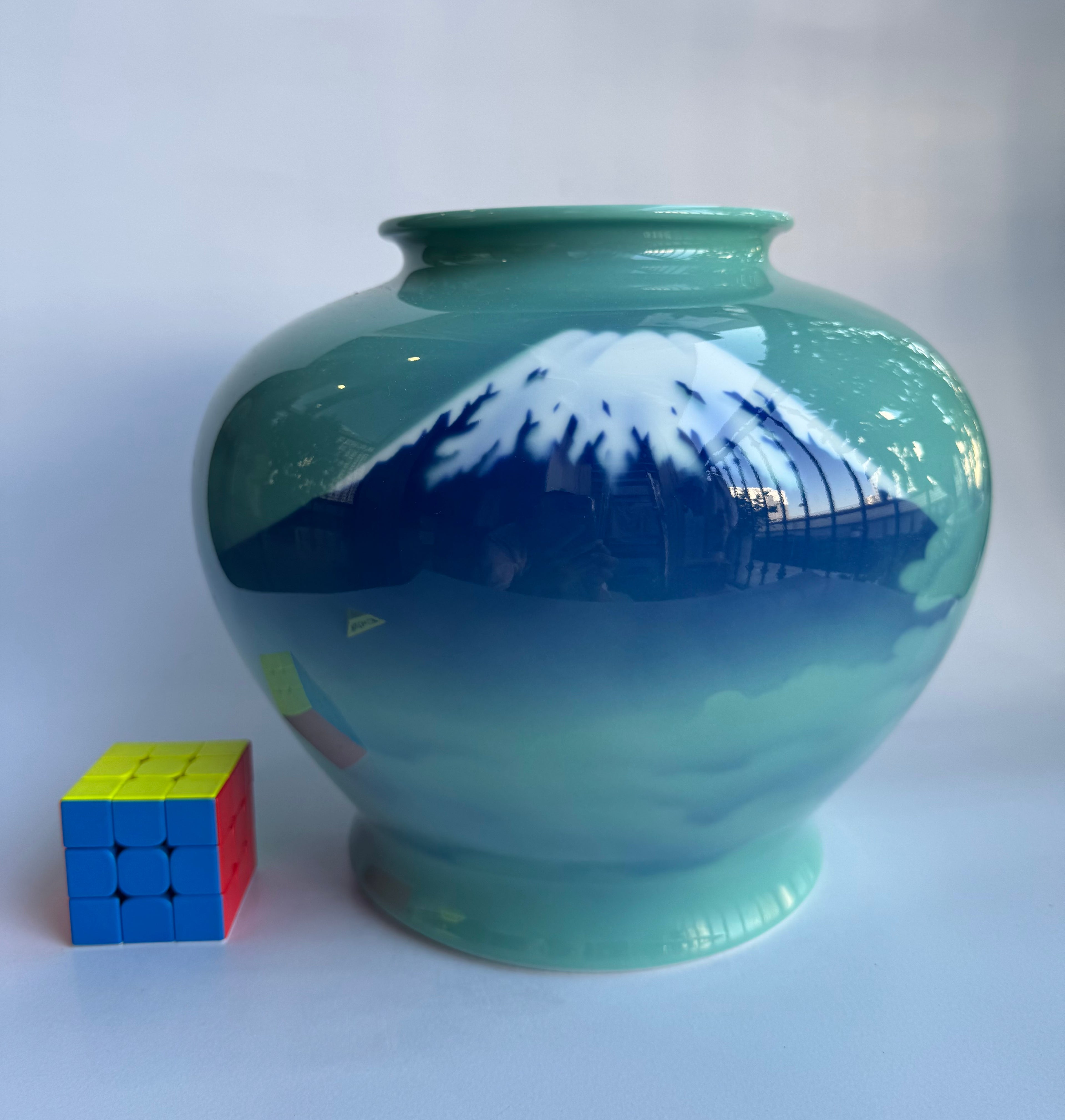 Fukagawa Celadon Vase – Hand-Painted Mount Fuji – Vintage Japanese Art