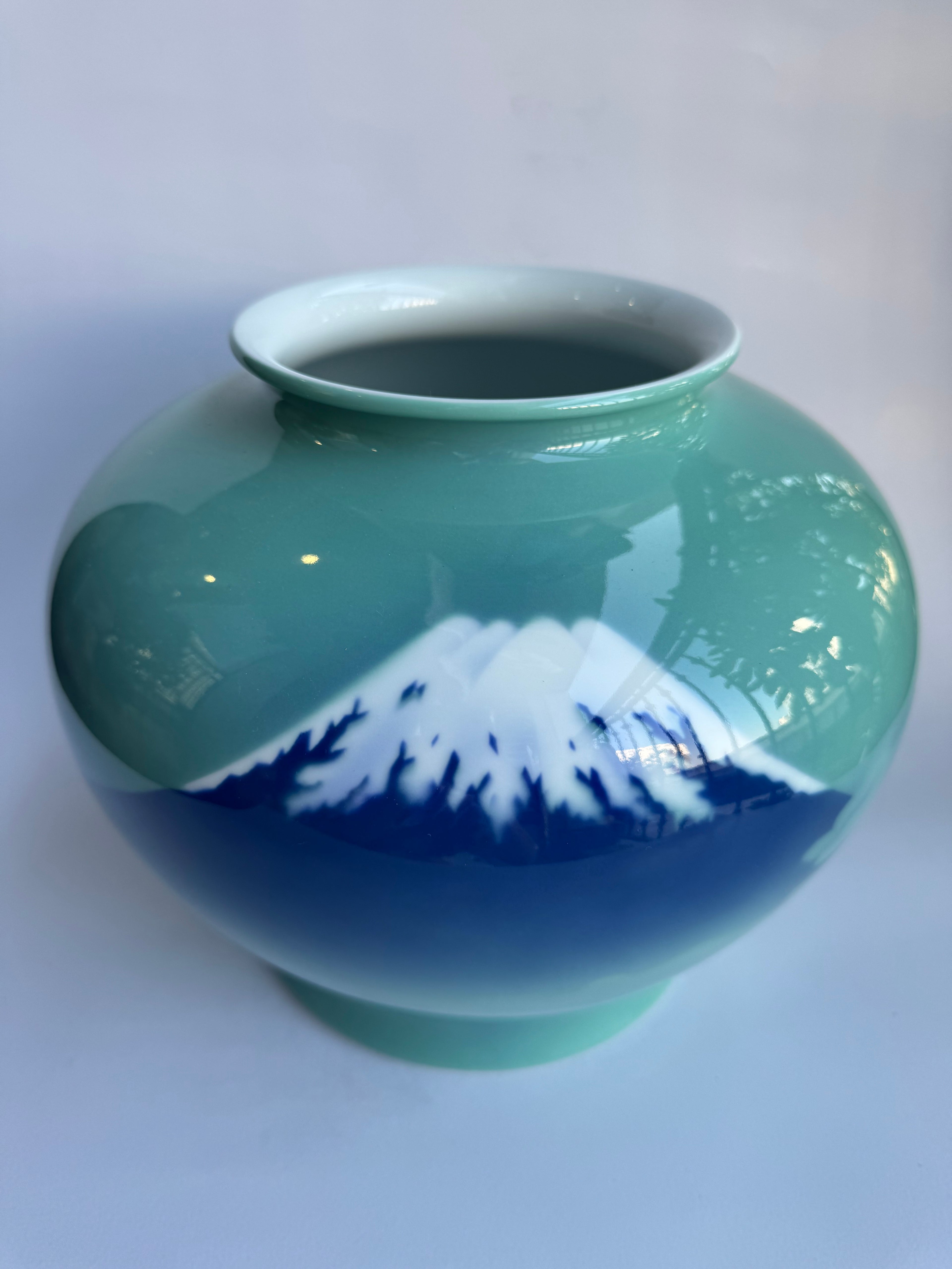Fukagawa Celadon Vase – Hand-Painted Mount Fuji – Vintage Japanese Art