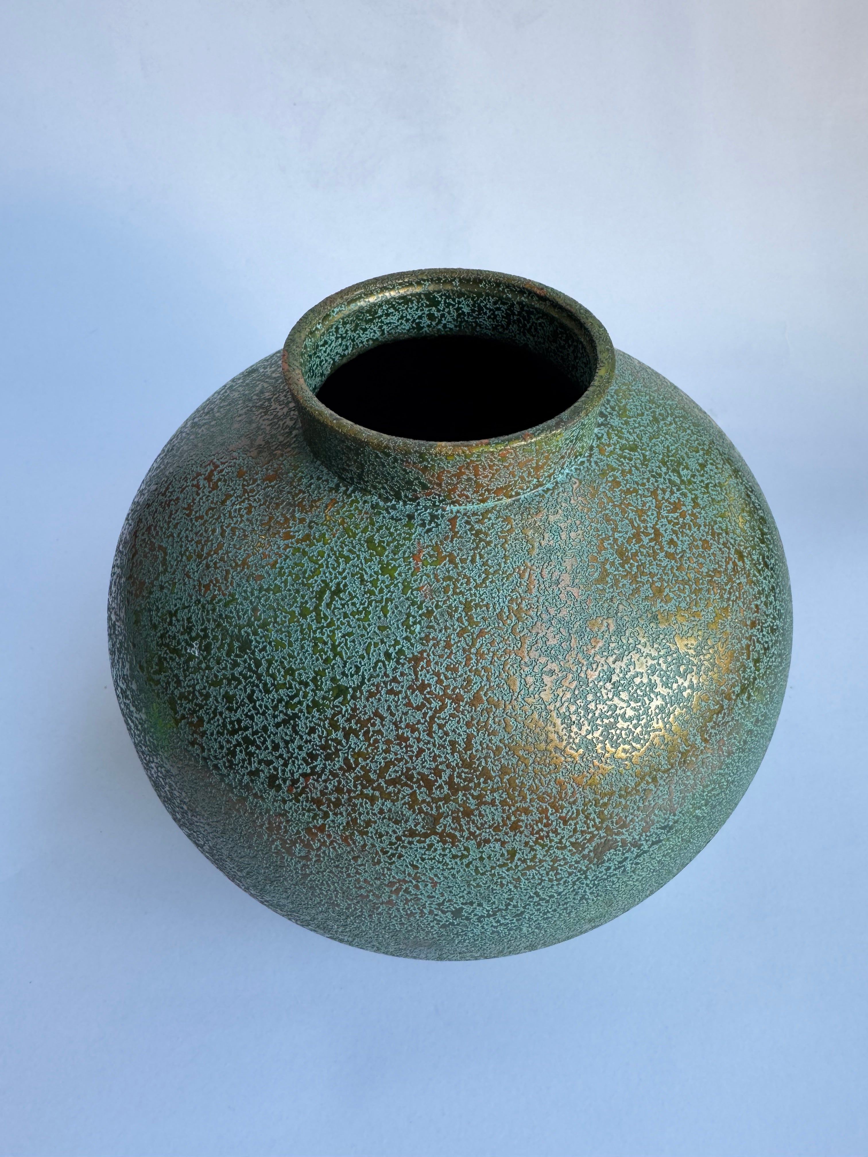 Japanese Bronze Vase with Speckled Green Sesame Patina – Round Gourd Shape – Vintage Japan