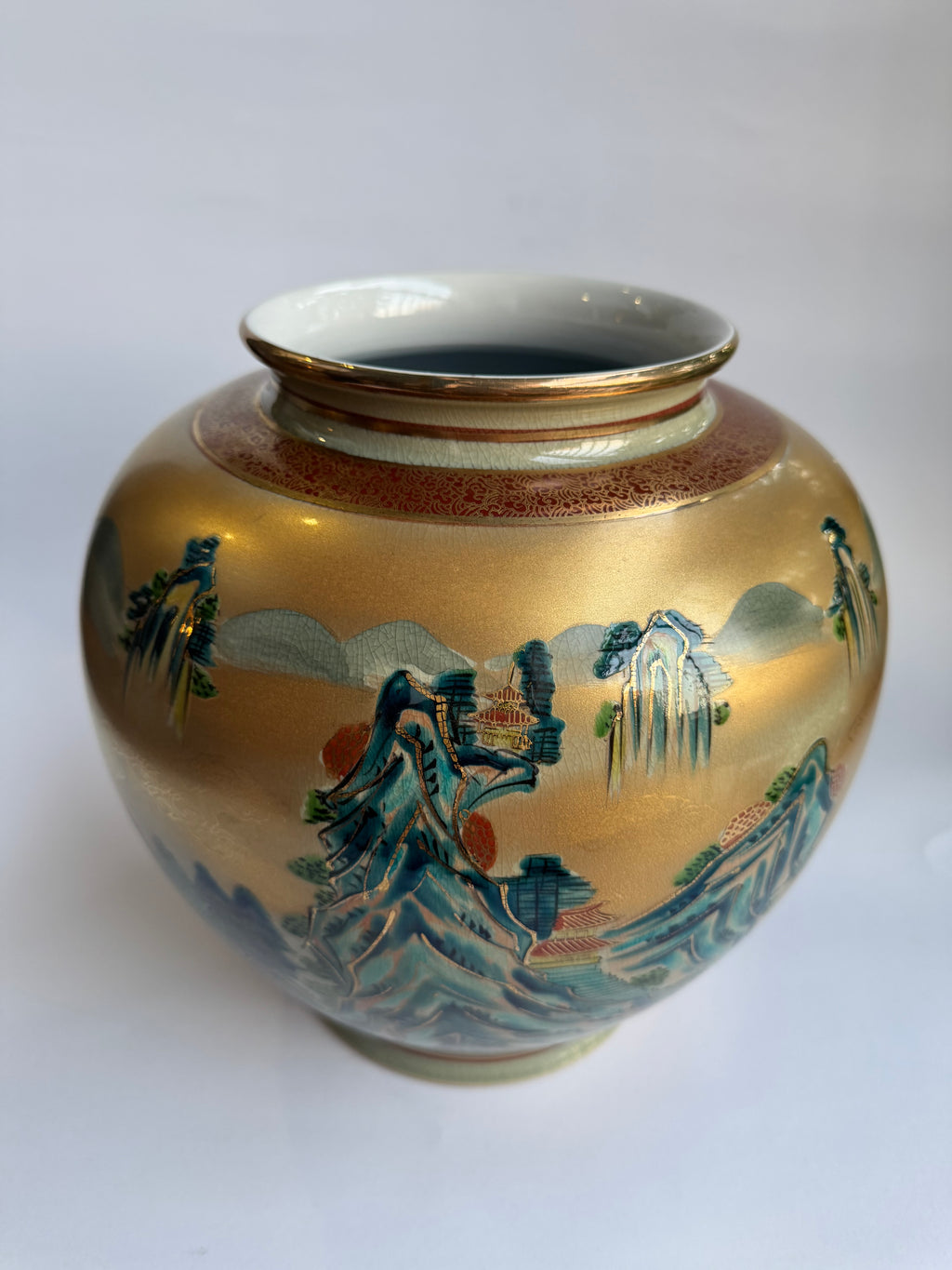 Japanese Pottery Kutani Vase Set – Handcrafted Decorative Art from Japan