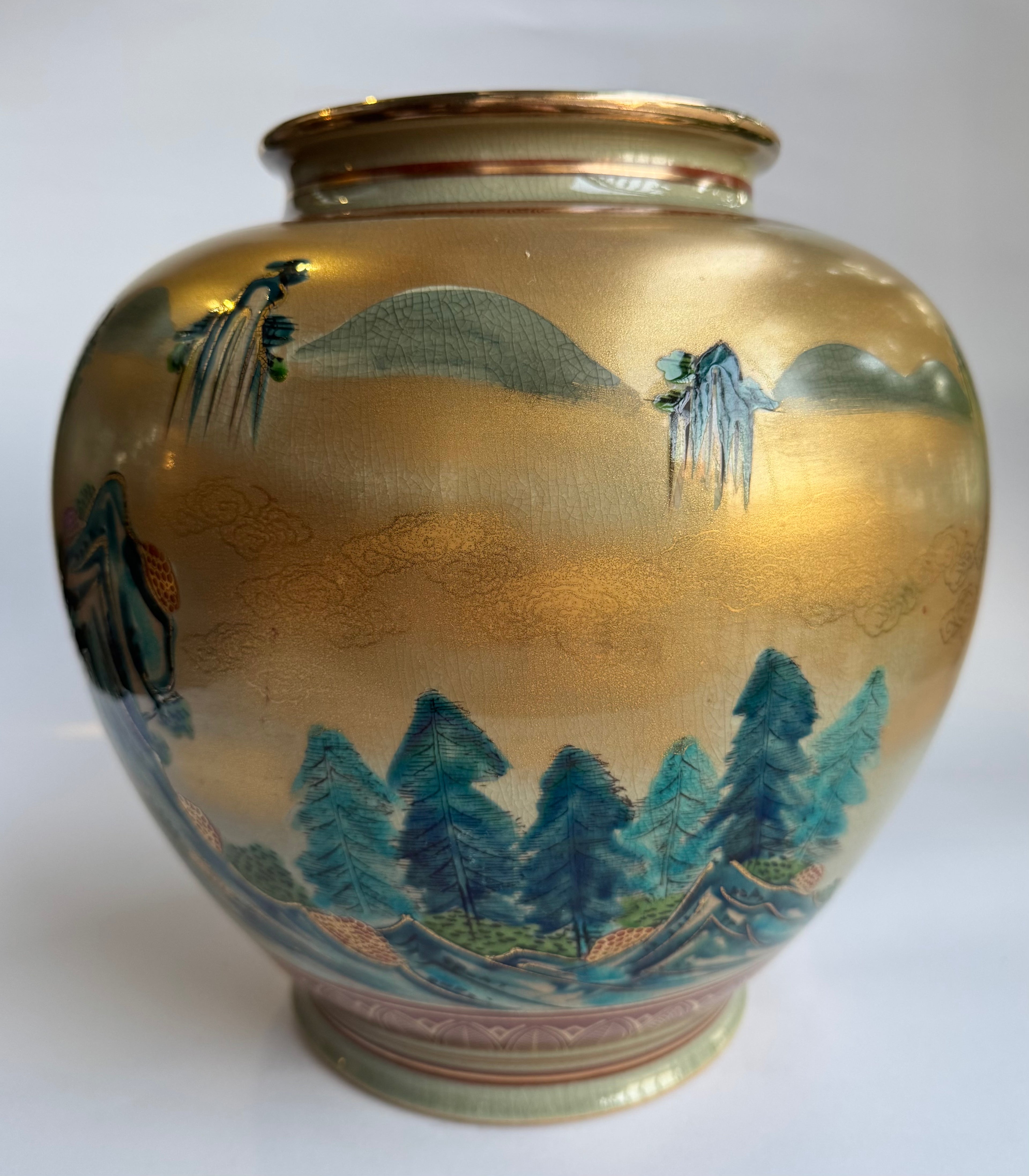 Japanese Pottery Kutani Vase Set – Handcrafted Decorative Art from Japan