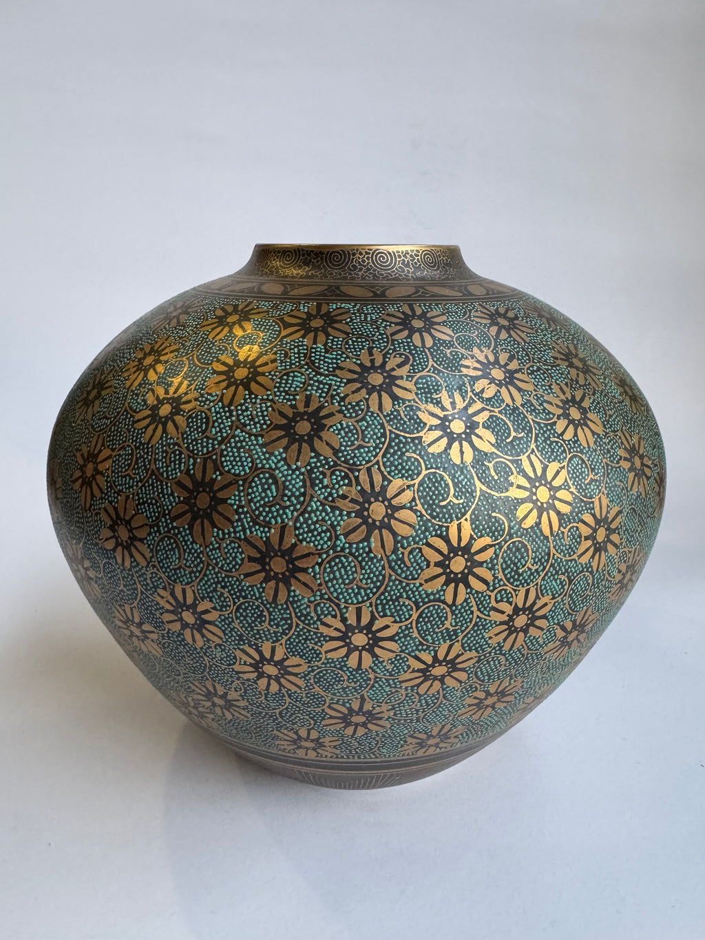 Kutani Brocade Vase | Vintage Japanese Art | Handcrafted Floral Gold Porcelain