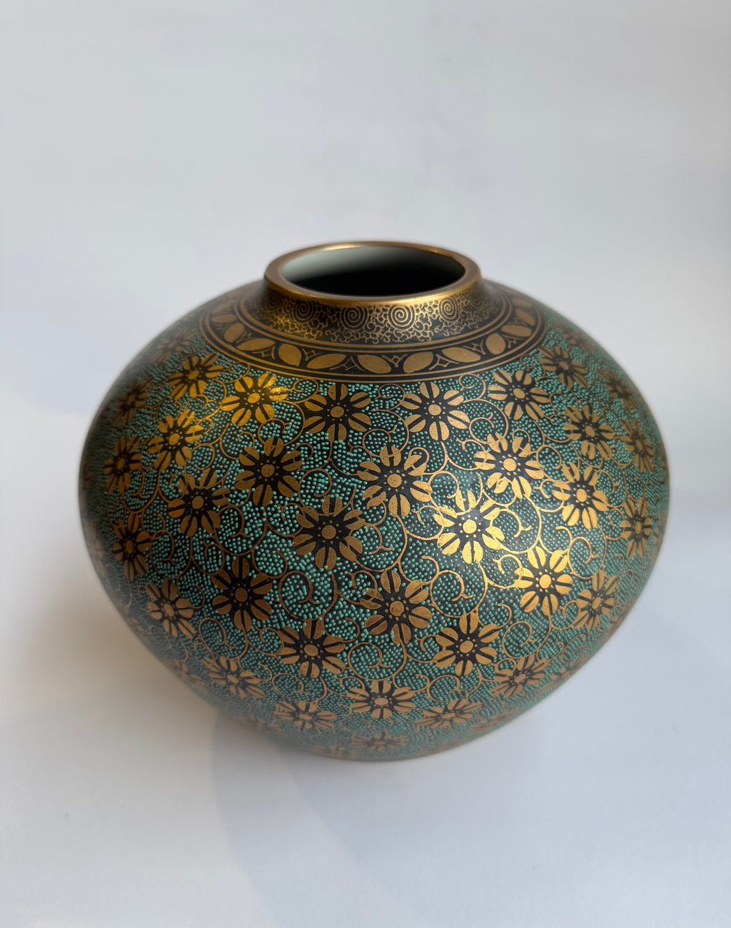 Kutani Brocade Vase | Vintage Japanese Art | Handcrafted Floral Gold Porcelain
