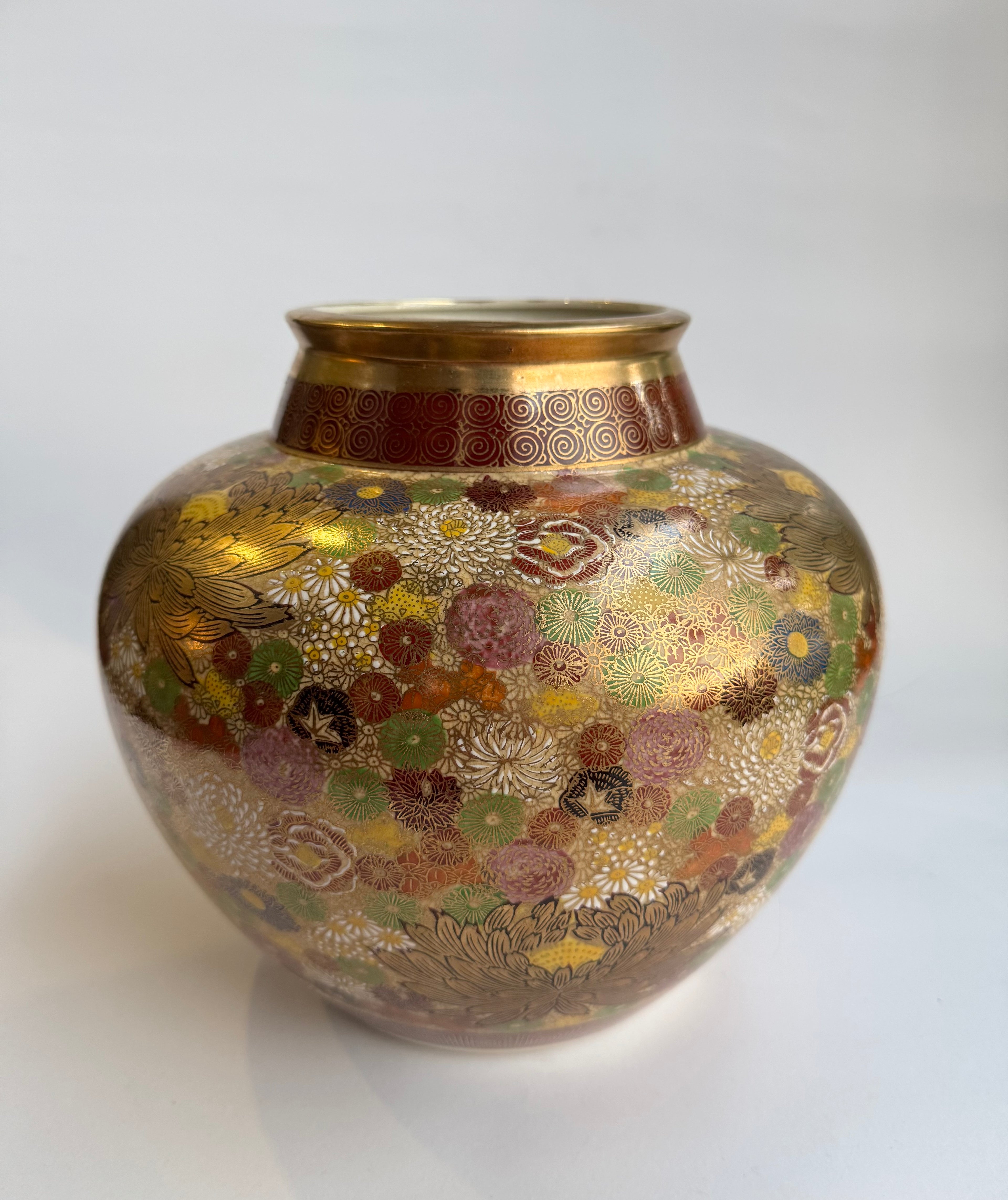 Kutani Floral Vase | Hand-Painted Gold Glaze | Vintage Japanese Art
