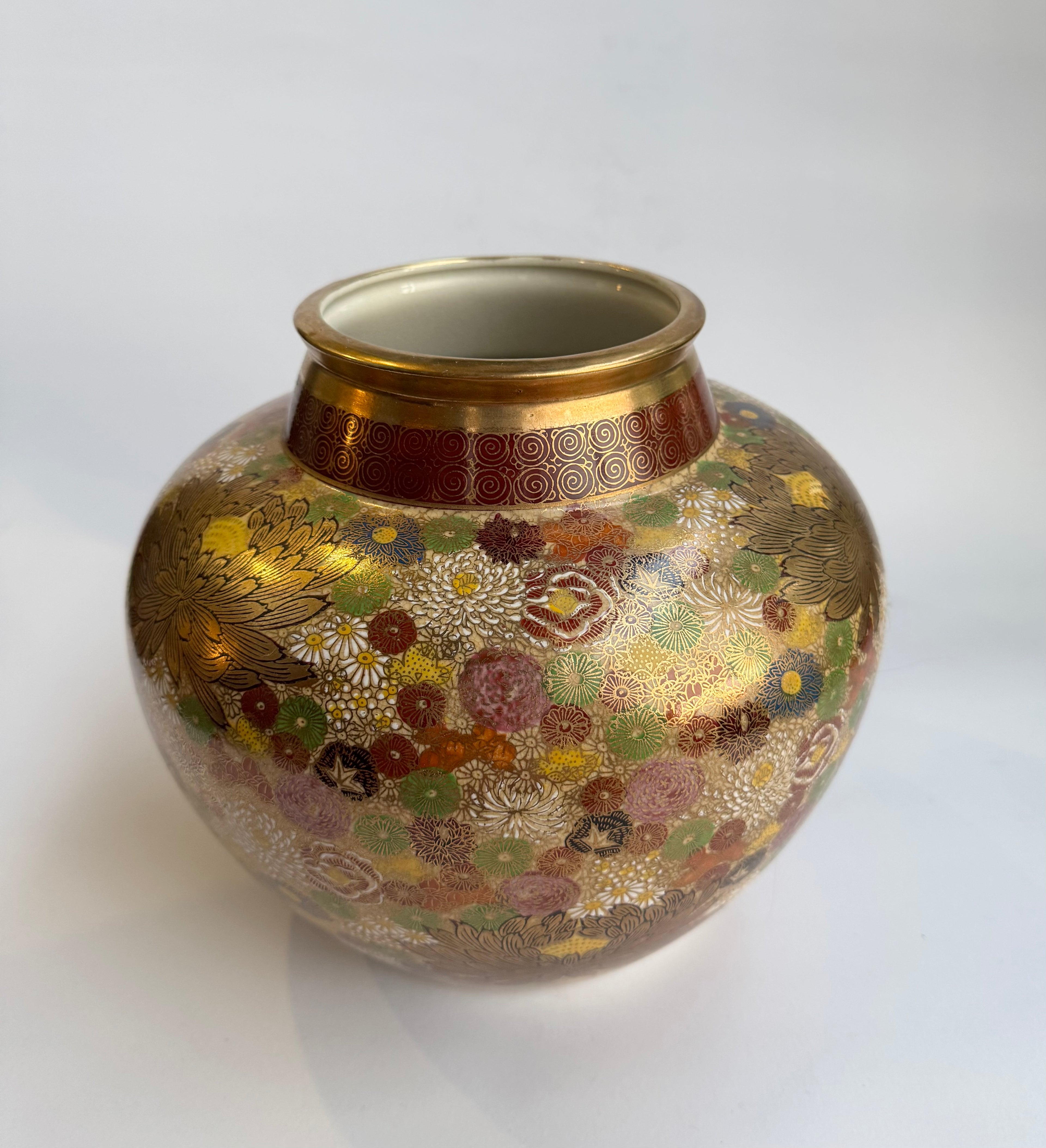 Kutani Floral Vase | Hand-Painted Gold Glaze | Vintage Japanese Art