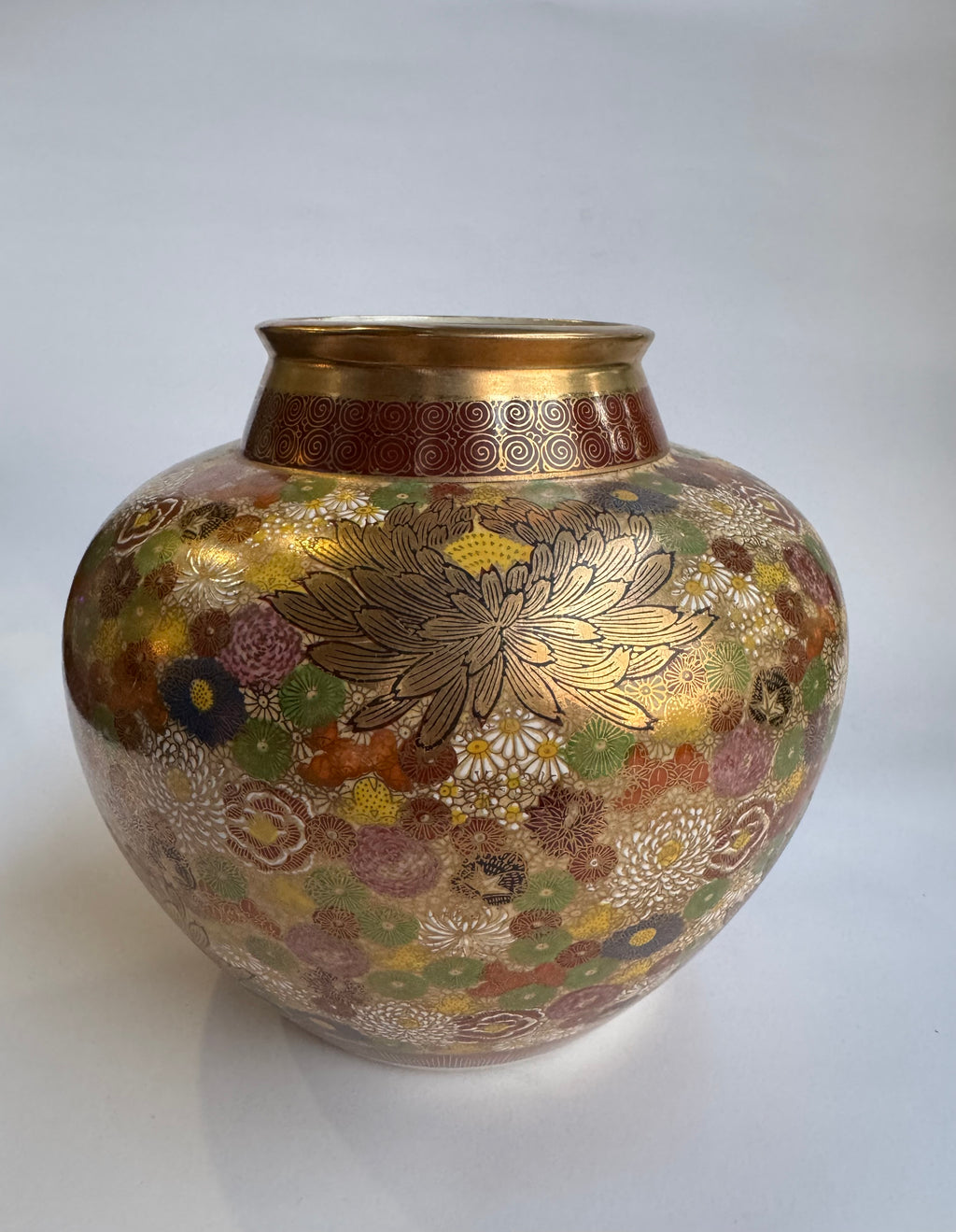 Kutani Floral Vase | Hand-Painted Gold Glaze | Vintage Japanese Art