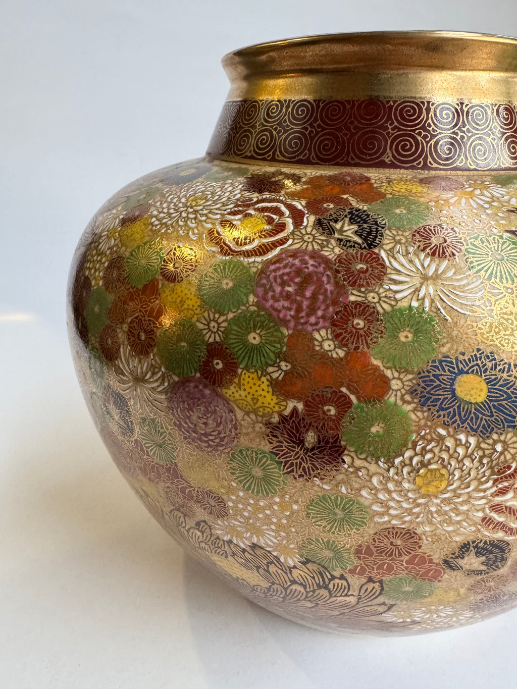 Kutani Floral Vase | Hand-Painted Gold Glaze | Vintage Japanese Art