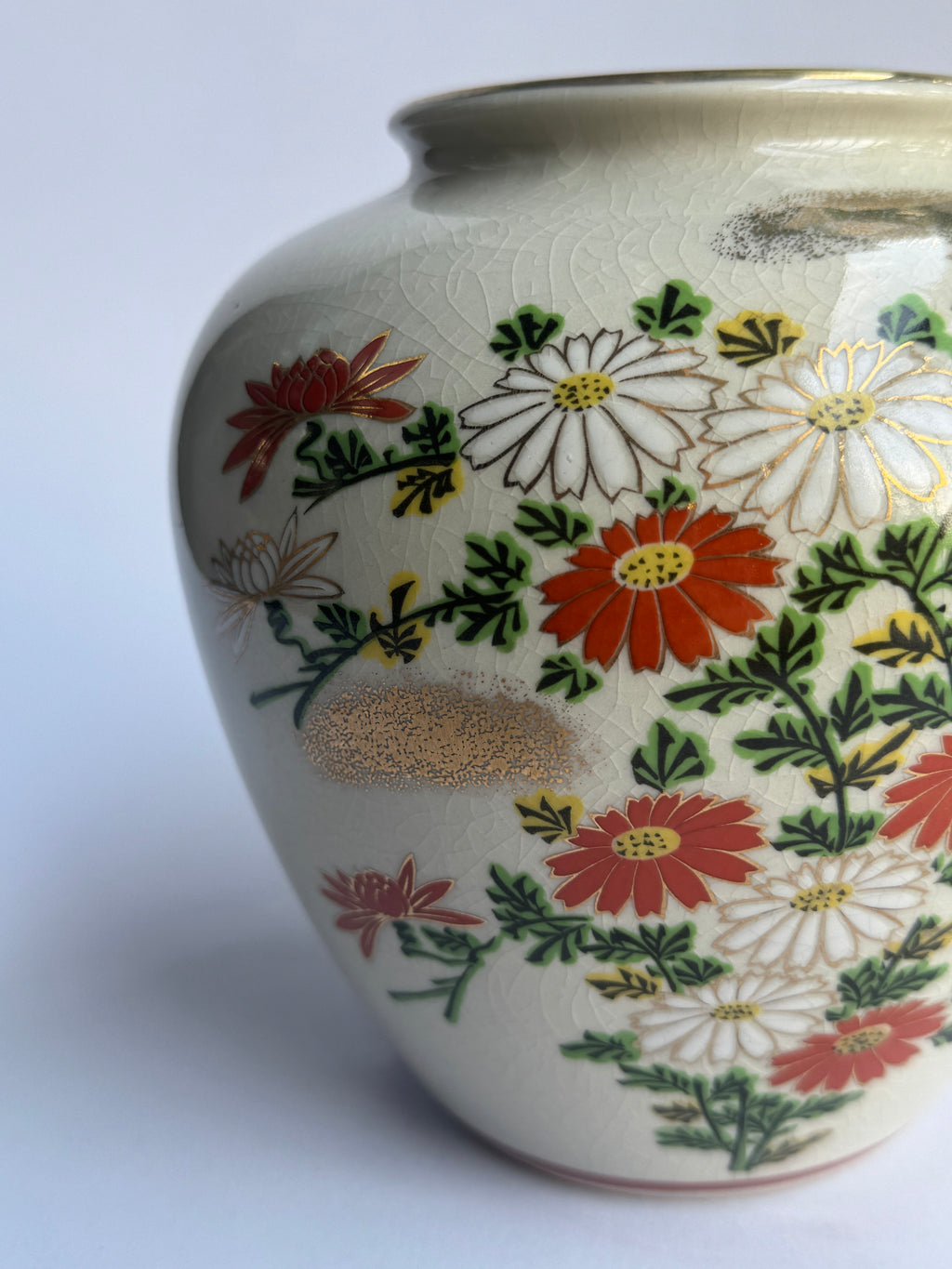 Kutani Vase - Royal Chrysanthemum Motif, Vintage Japanese Porcelain
